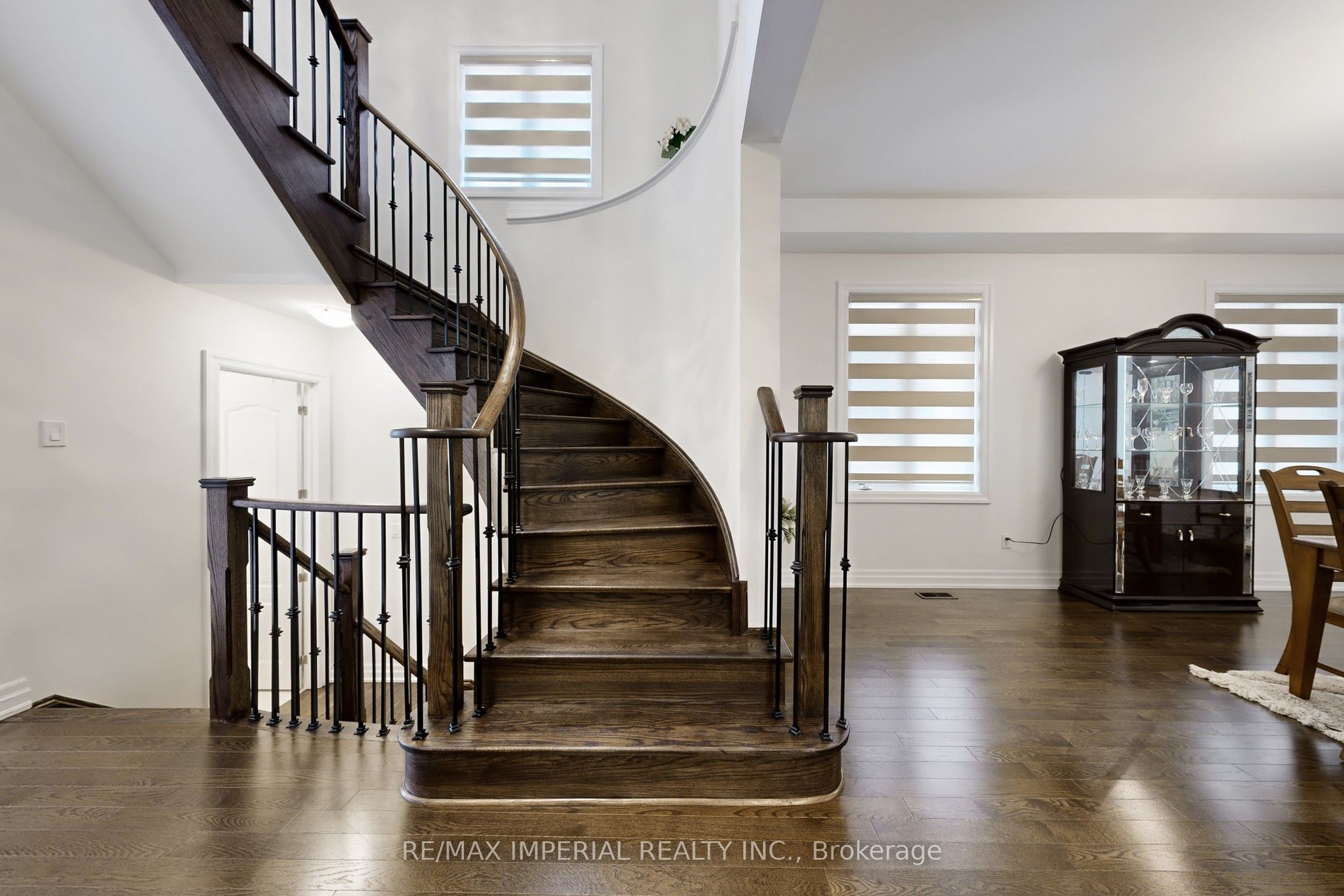 211 Touch Gold Crescent