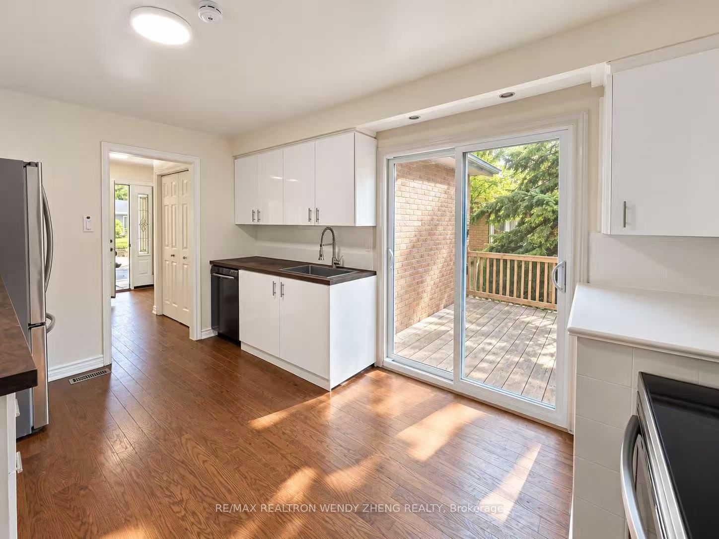 16 Sir Constantine Drive Main