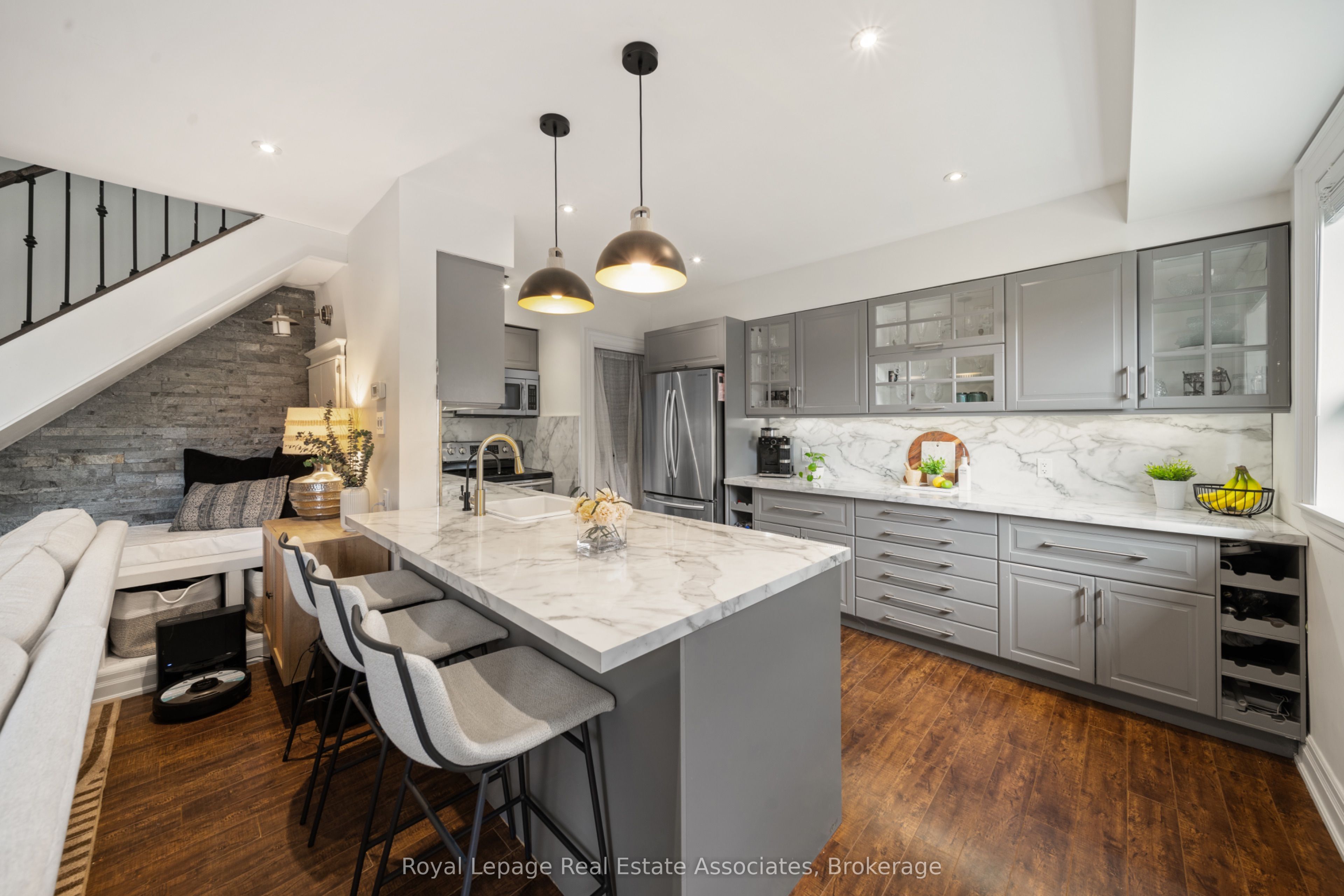 469 Claridge Road 4