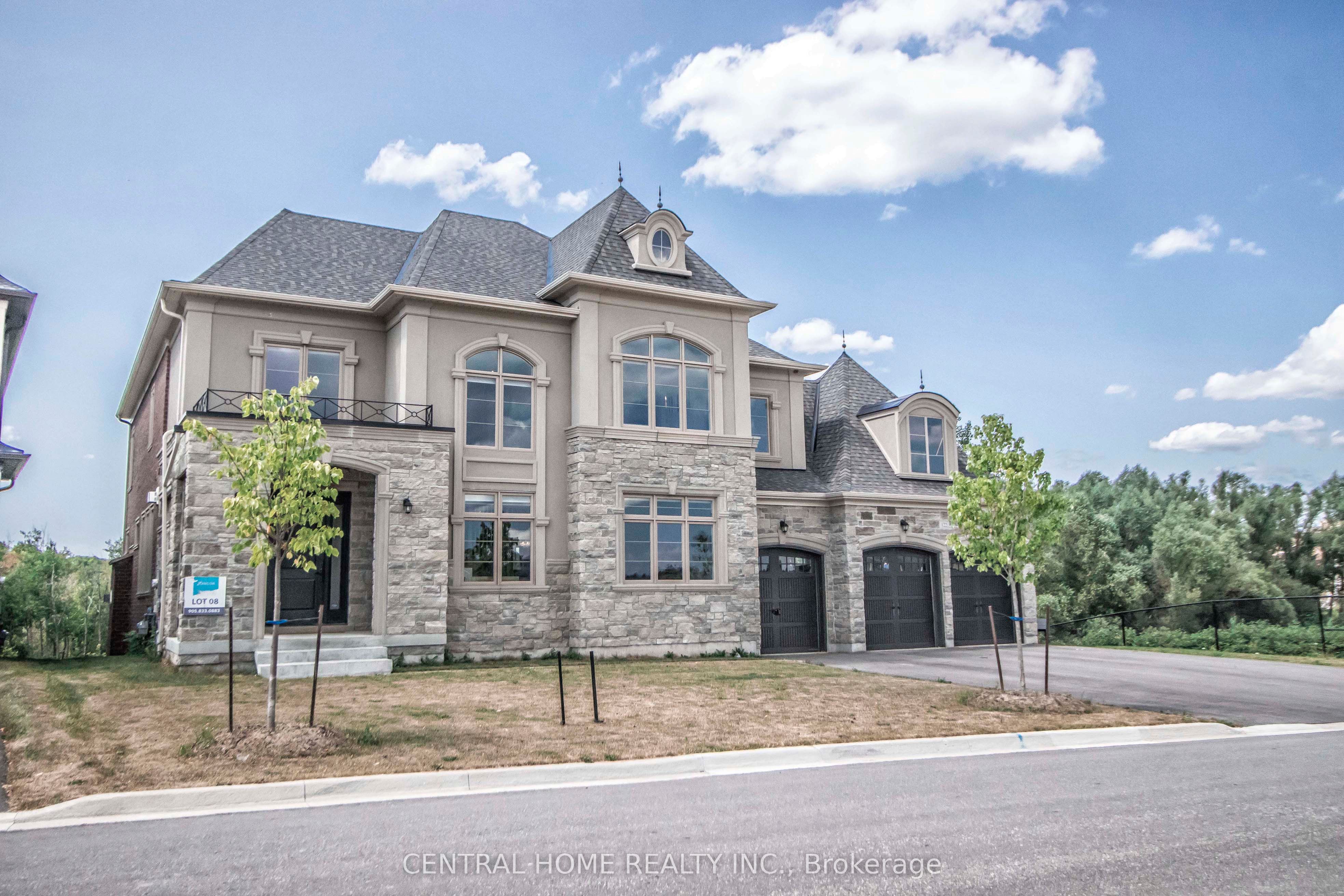 122 Burns Boulevard