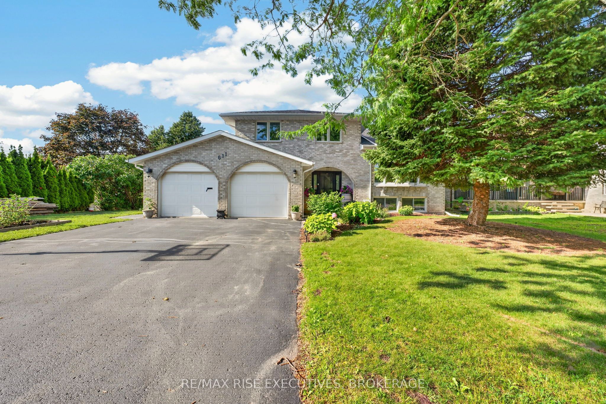 611 Rivermeade Avenue