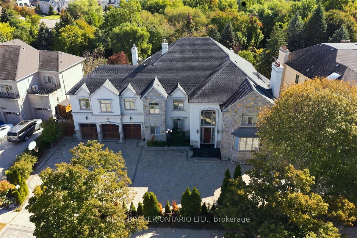 39 Dewbourne Avenue