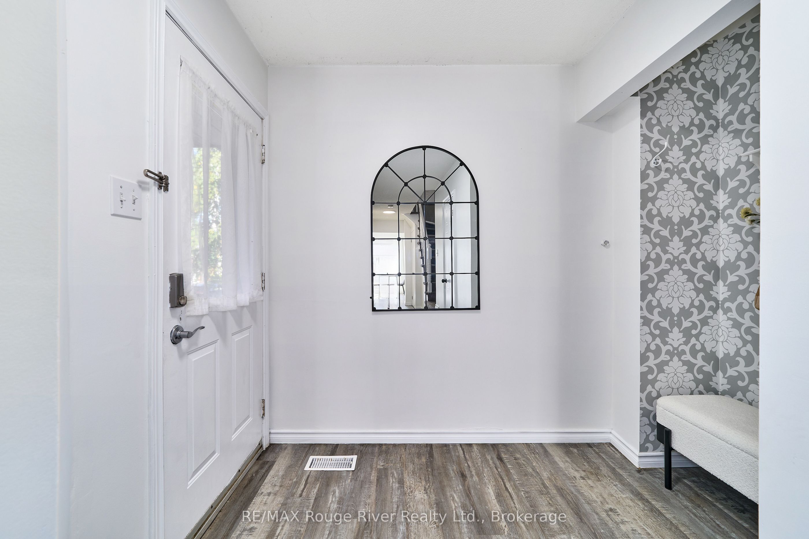 8 Landerville Lane