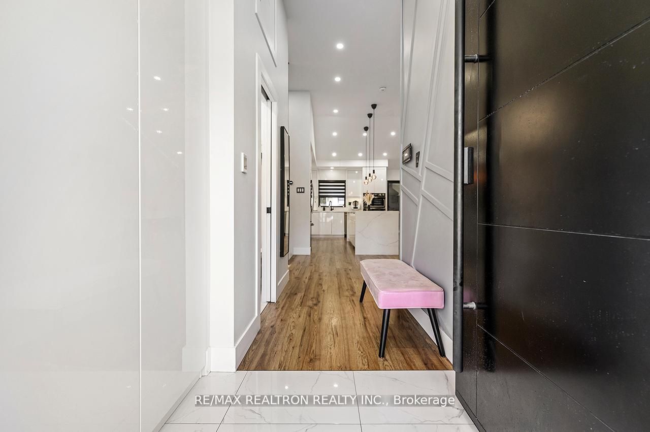 174 Mountainview Road S