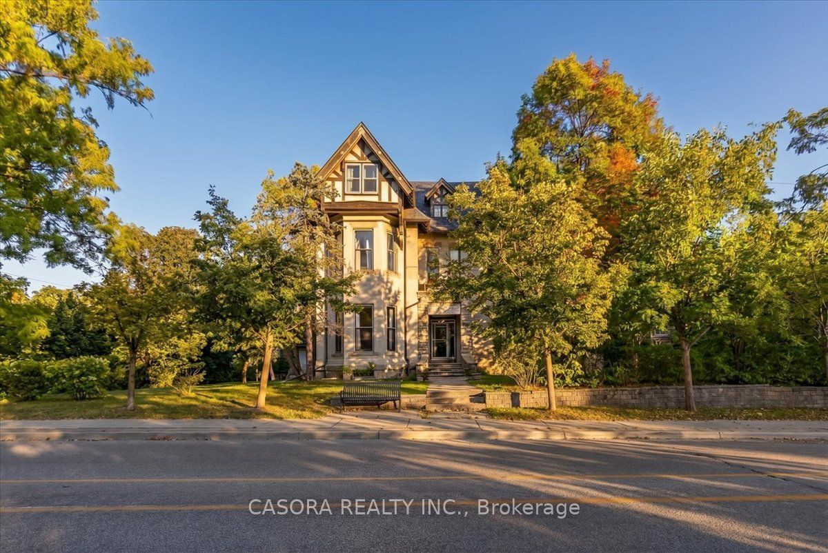 139 Main Street S