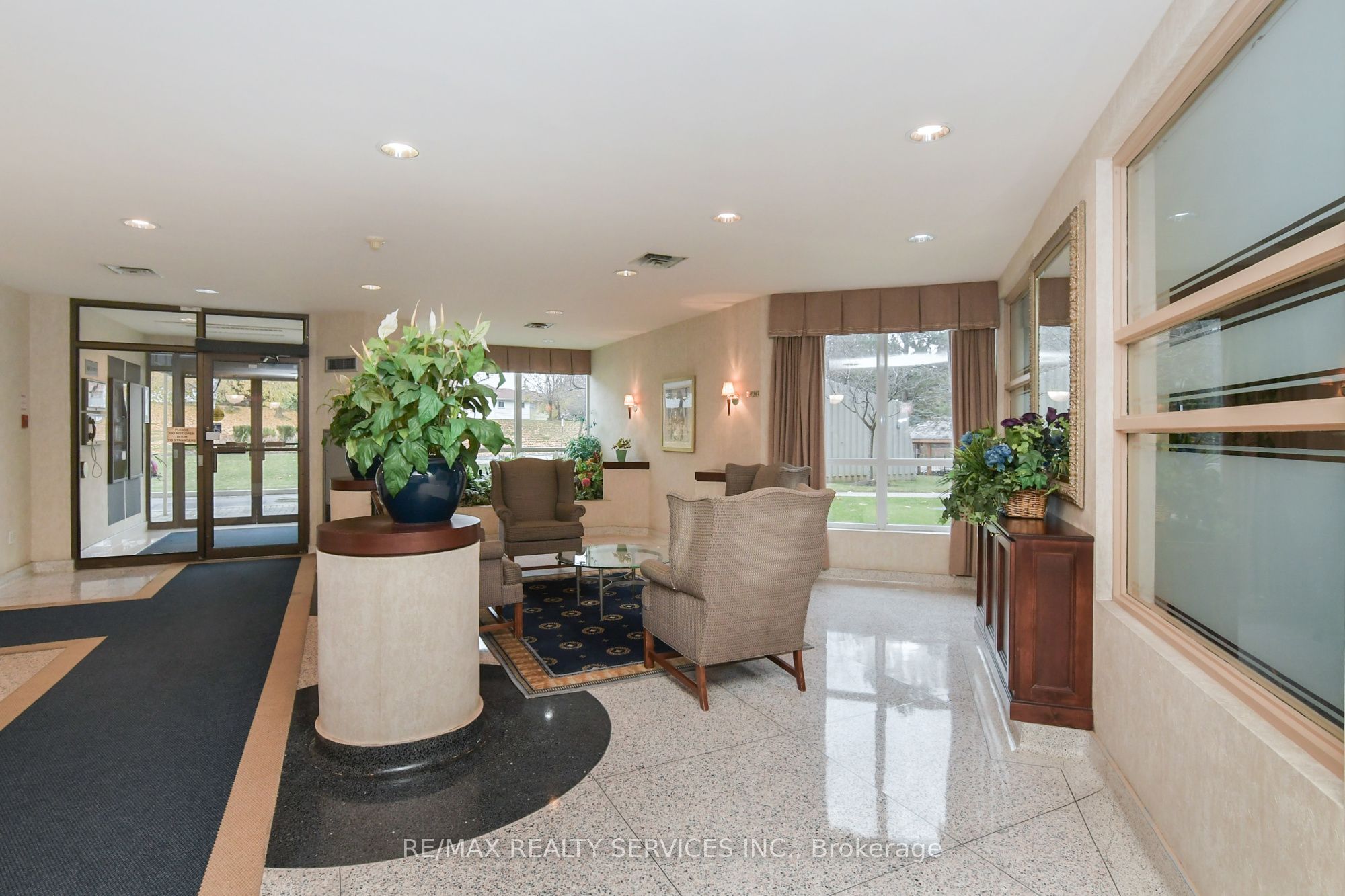 12 Laurelcrest Street 104