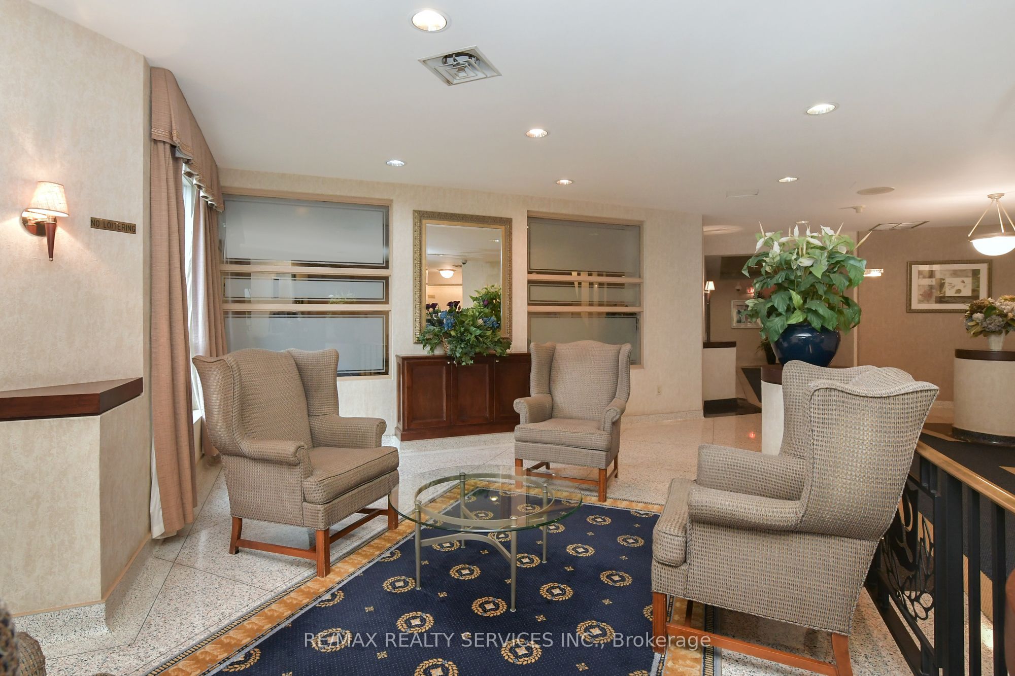 12 Laurelcrest Street 104