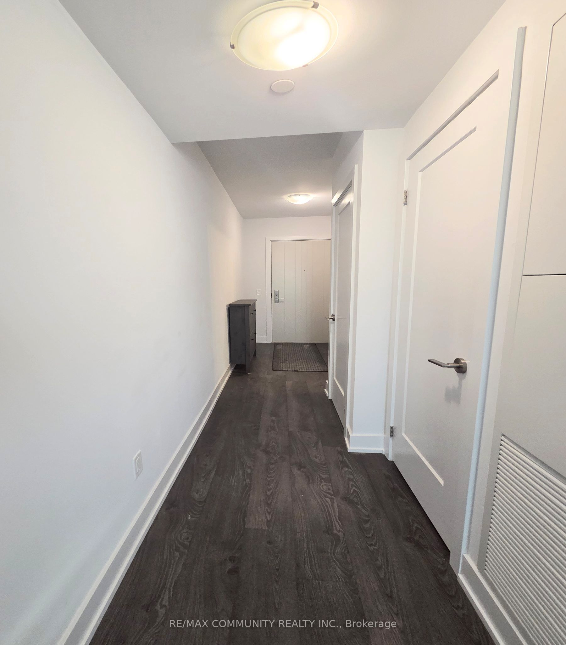 2550 Simcoe Street N 2402