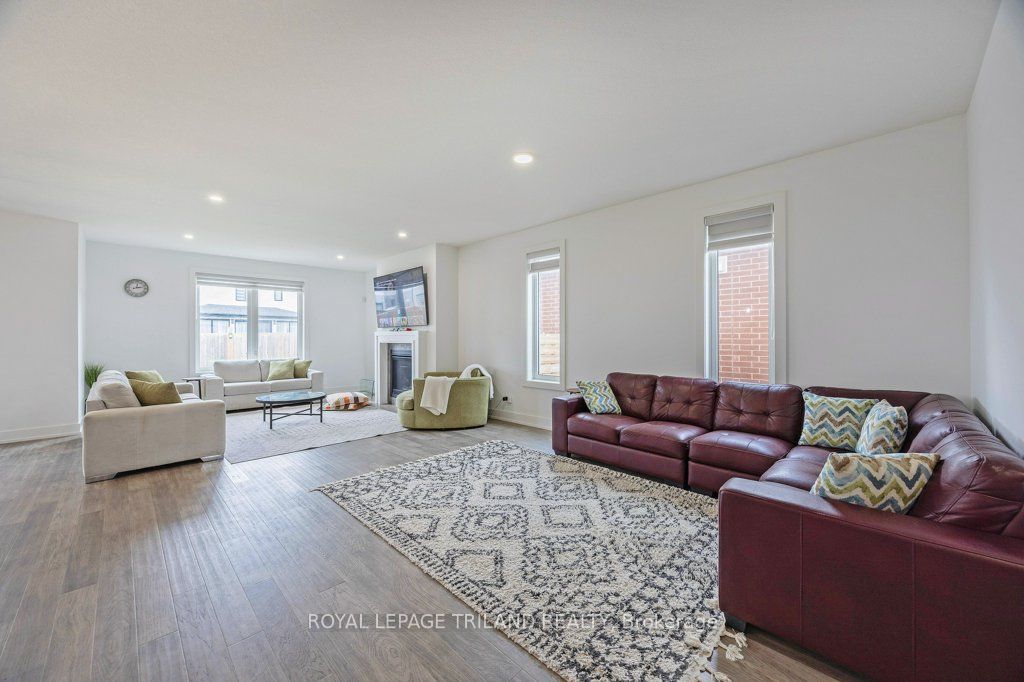 1480 MEDWAY PARK Drive