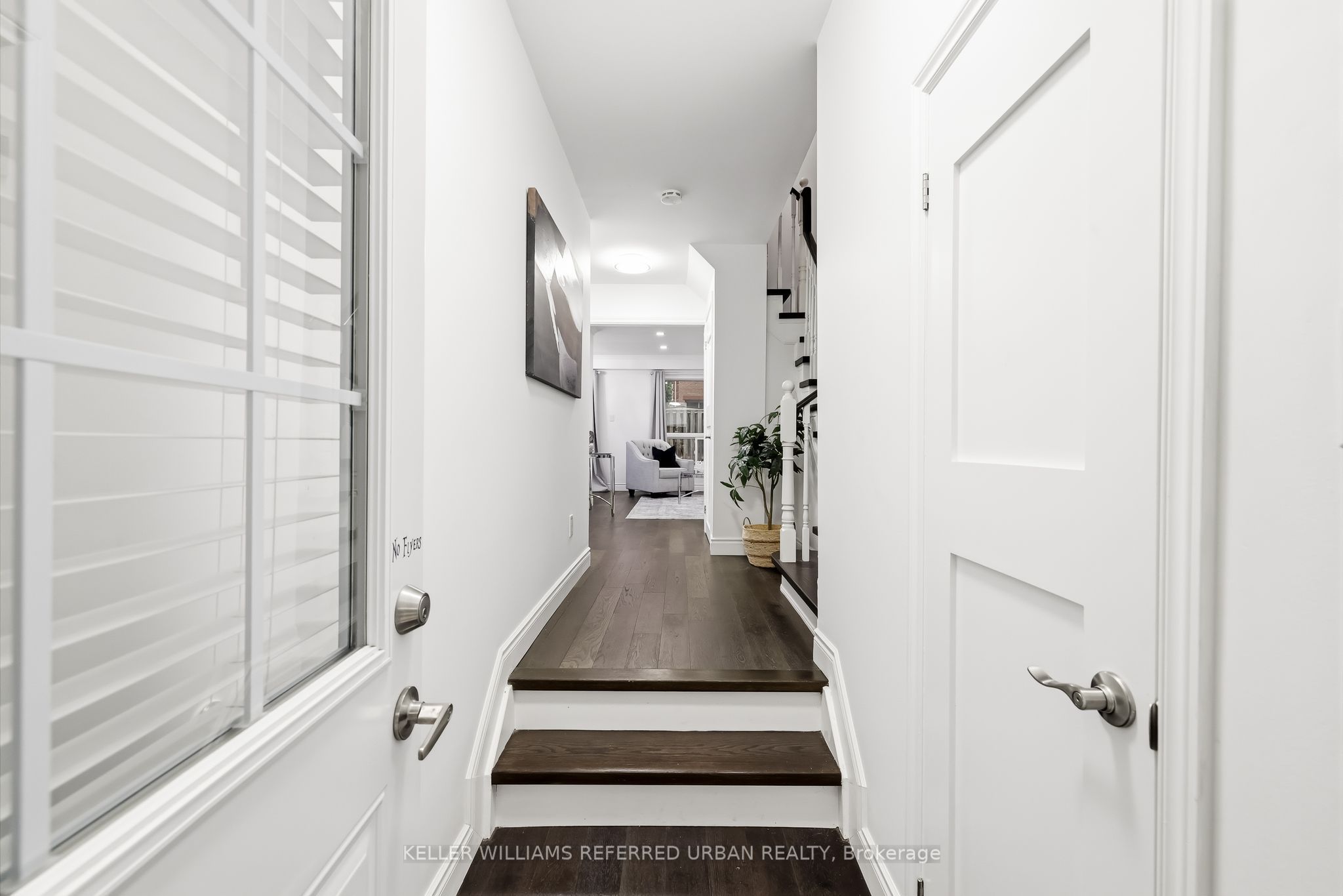 10 Bassett Boulevard 25