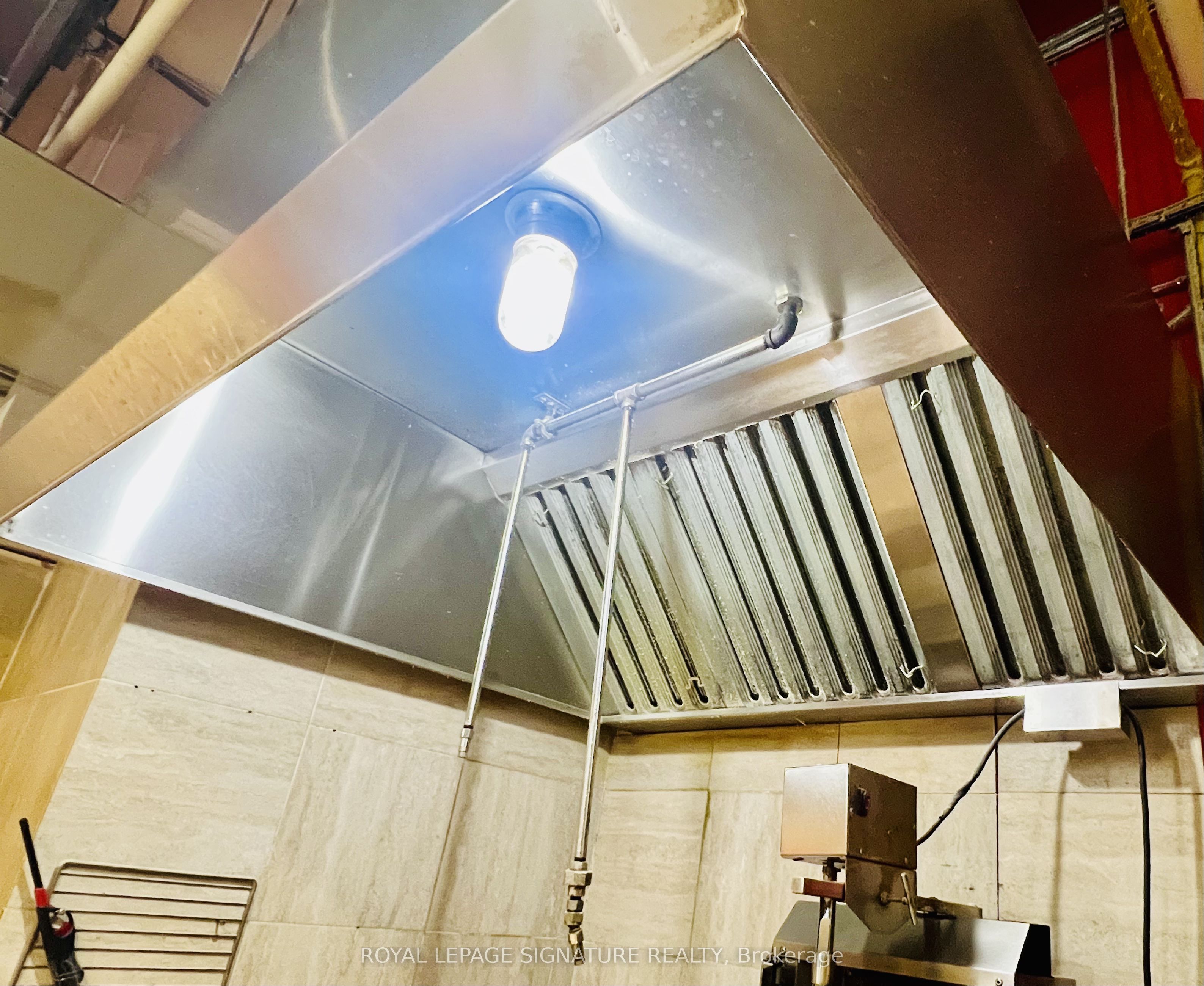 7181 Yonge Street 299