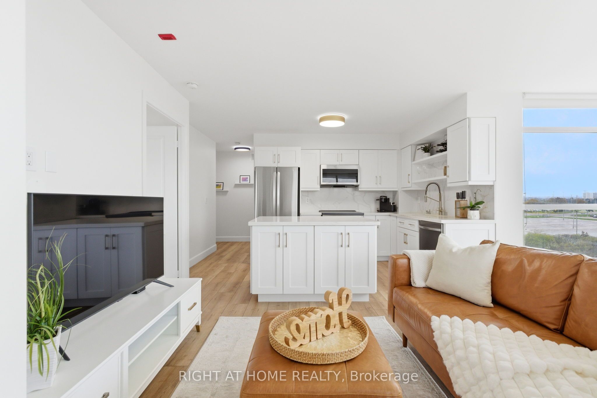 1600 Charles Street 711