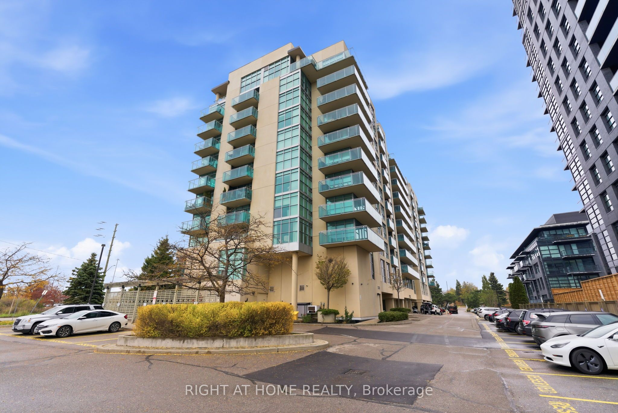 1600 Charles Street 711