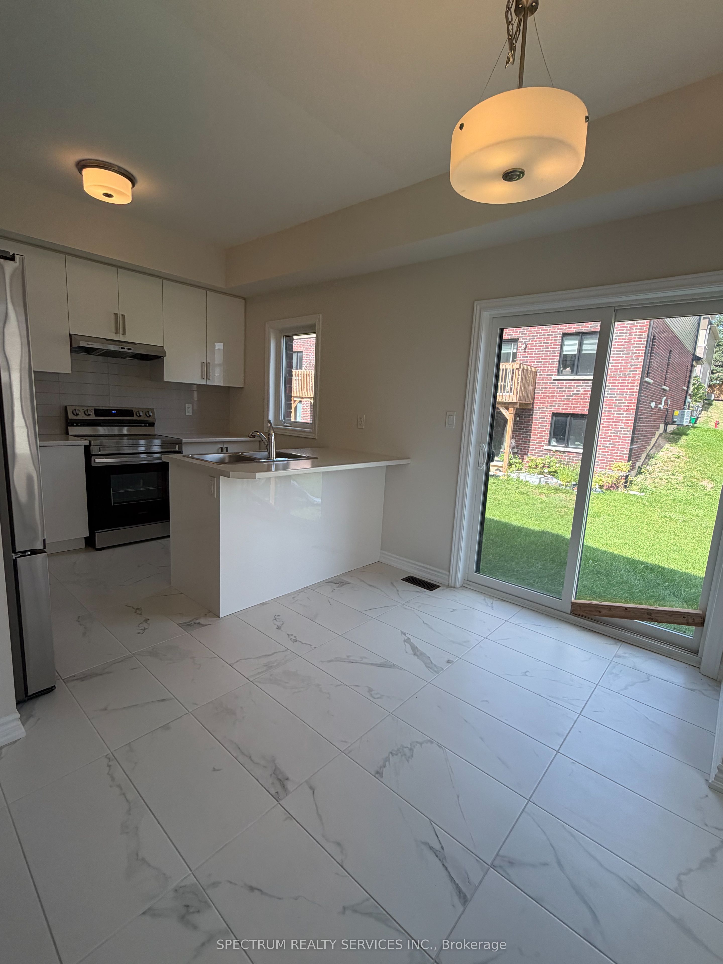 620 Colborne Street W 84