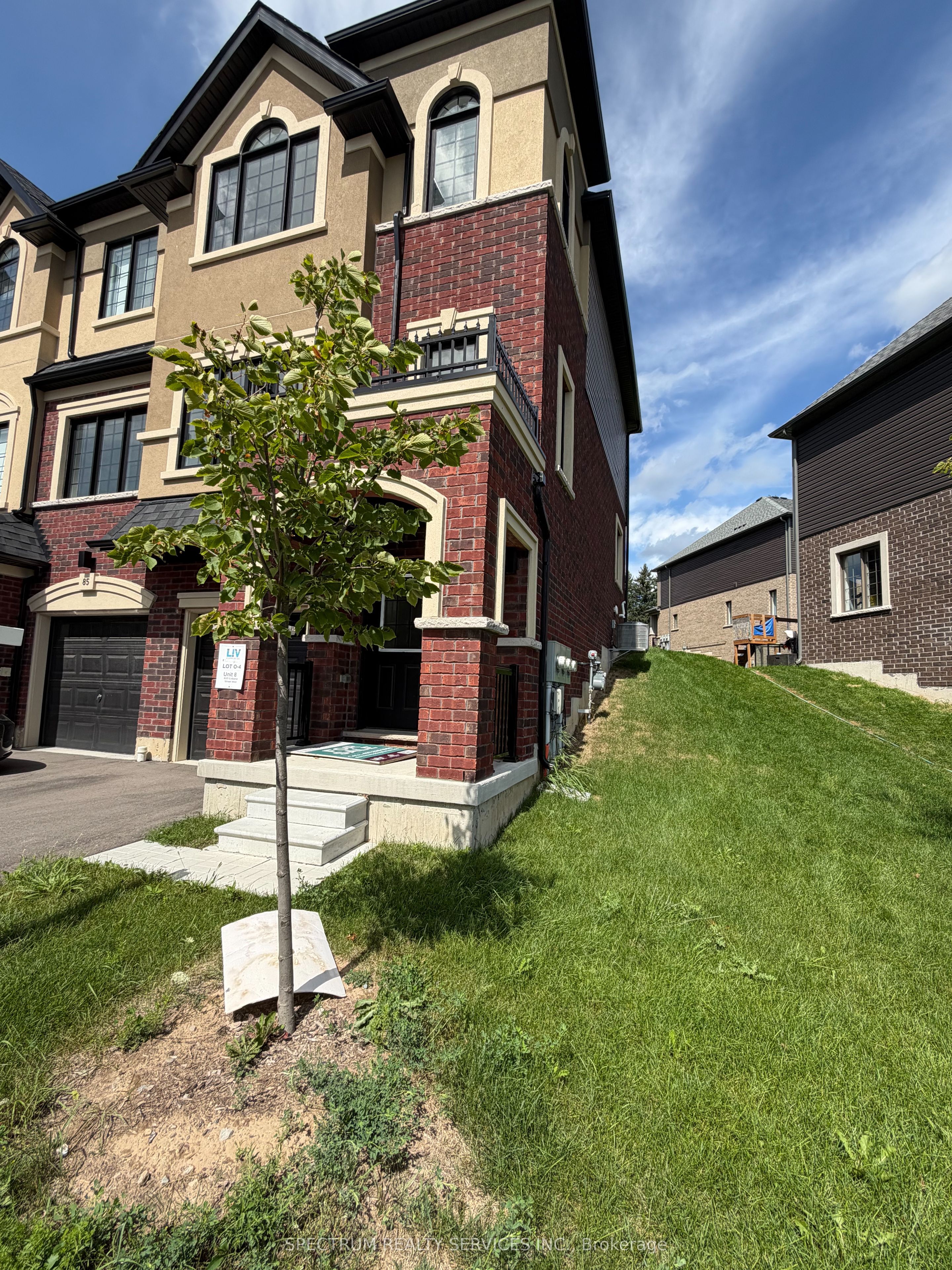 620 Colborne Street W 84