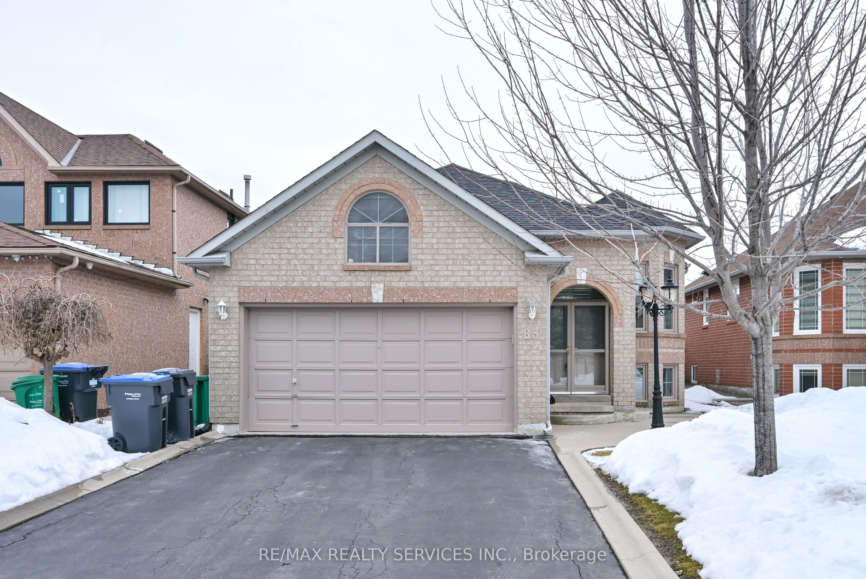 83 Summerfield Crescent