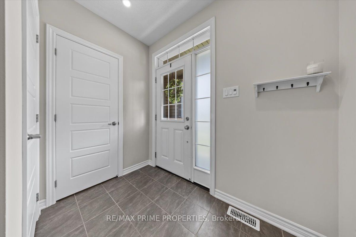 350 Sweetfern Crescent