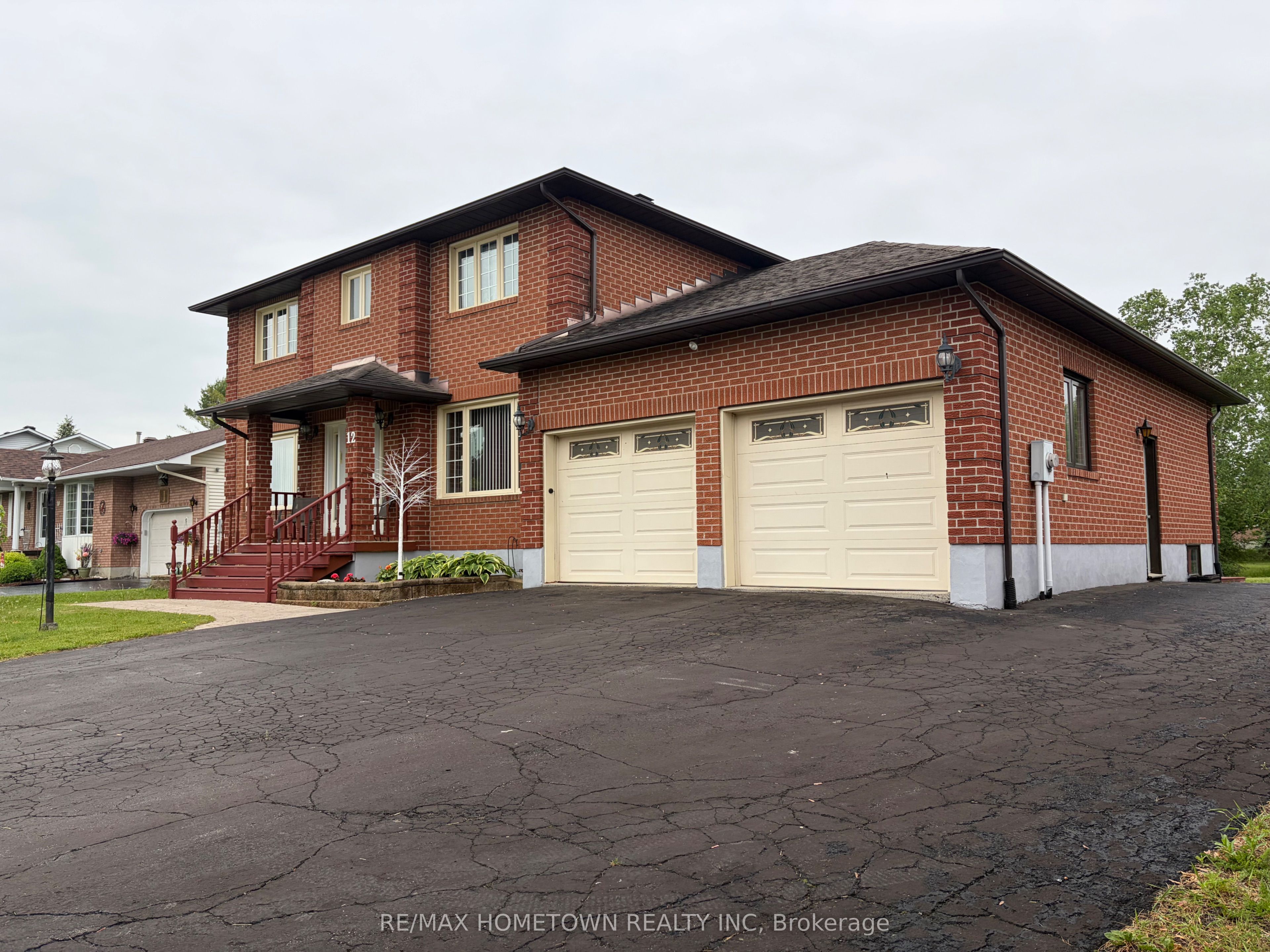 12 Fairholme Drive