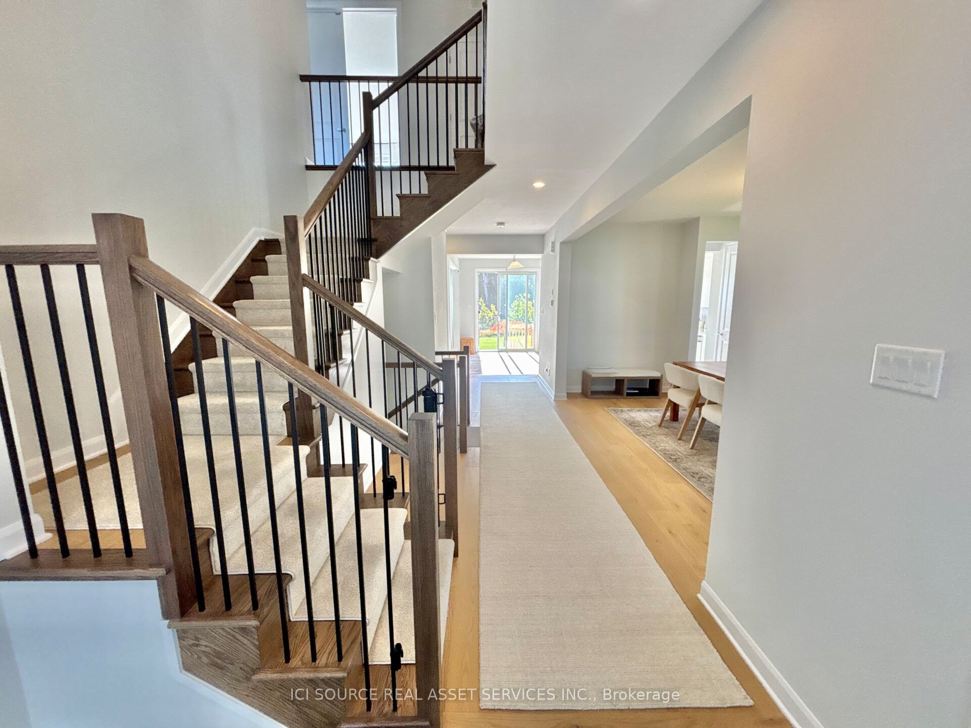 128 D'arleux Place