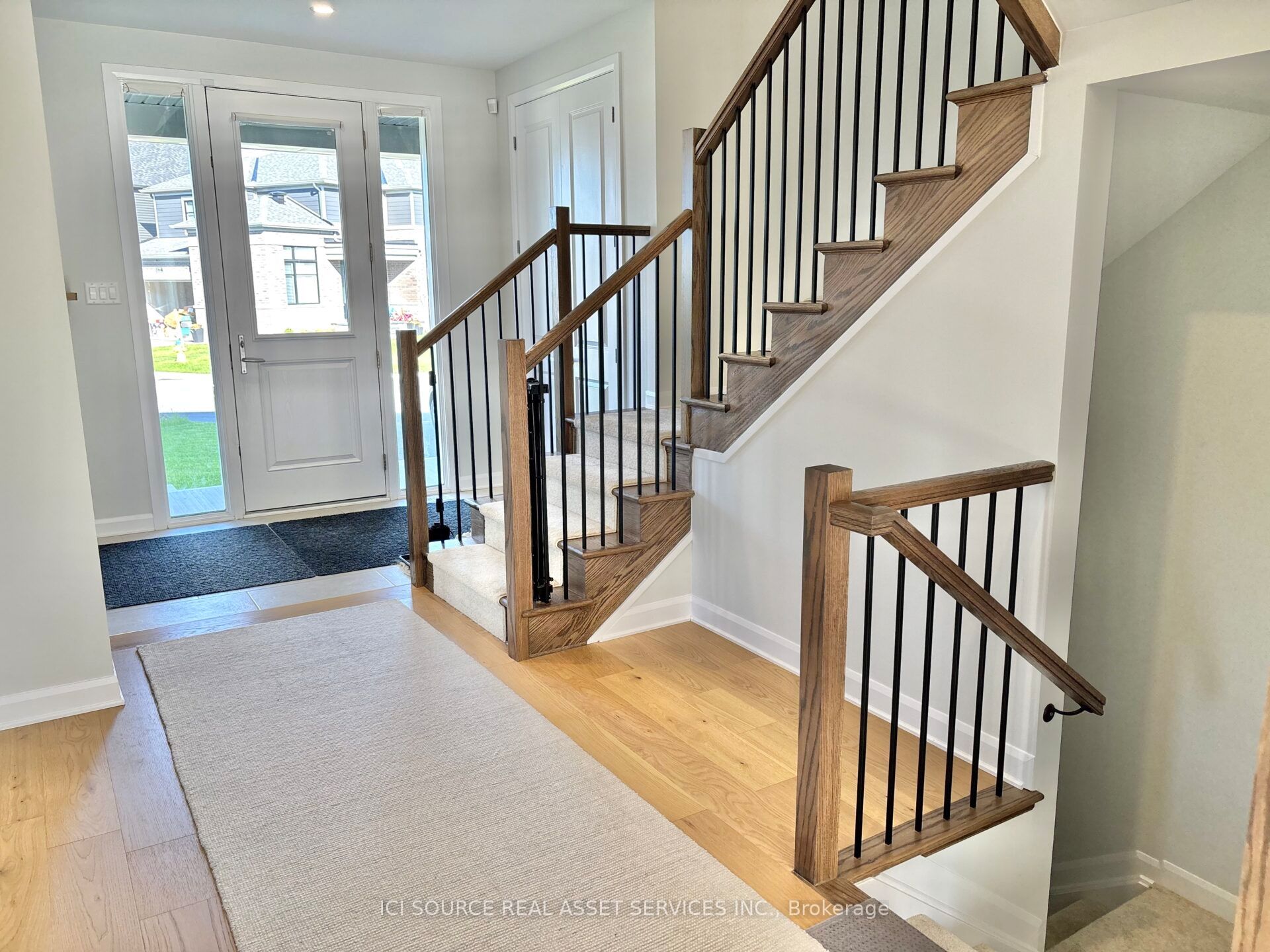 128 D'arleux Place