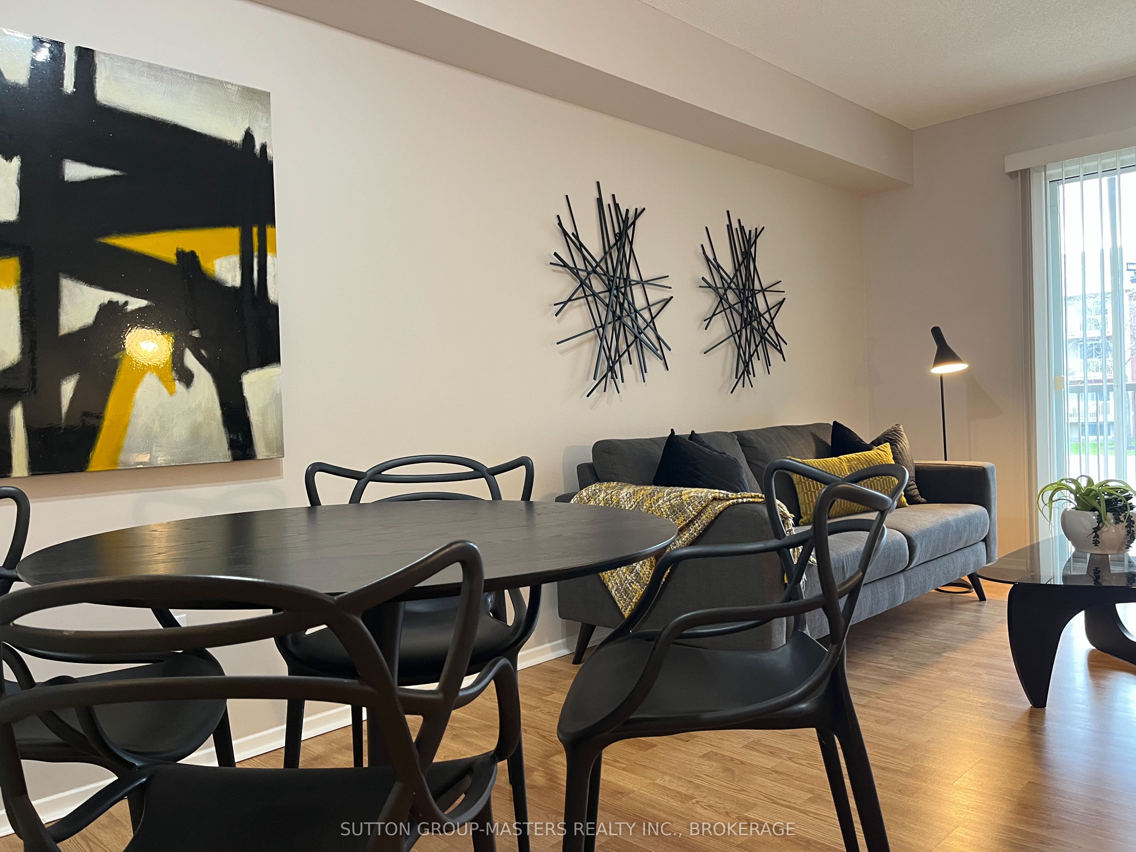 310 KINGSDALE Avenue 208