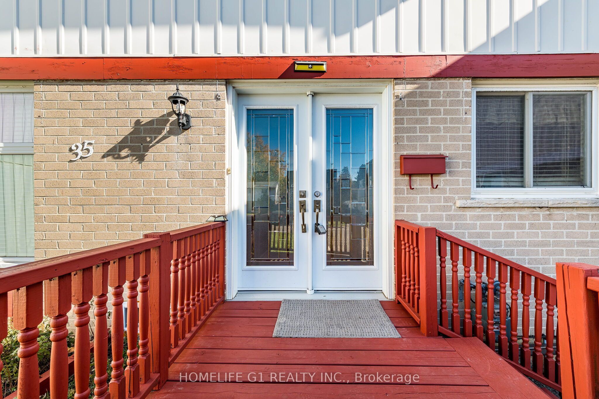 35 Greenbush Court
