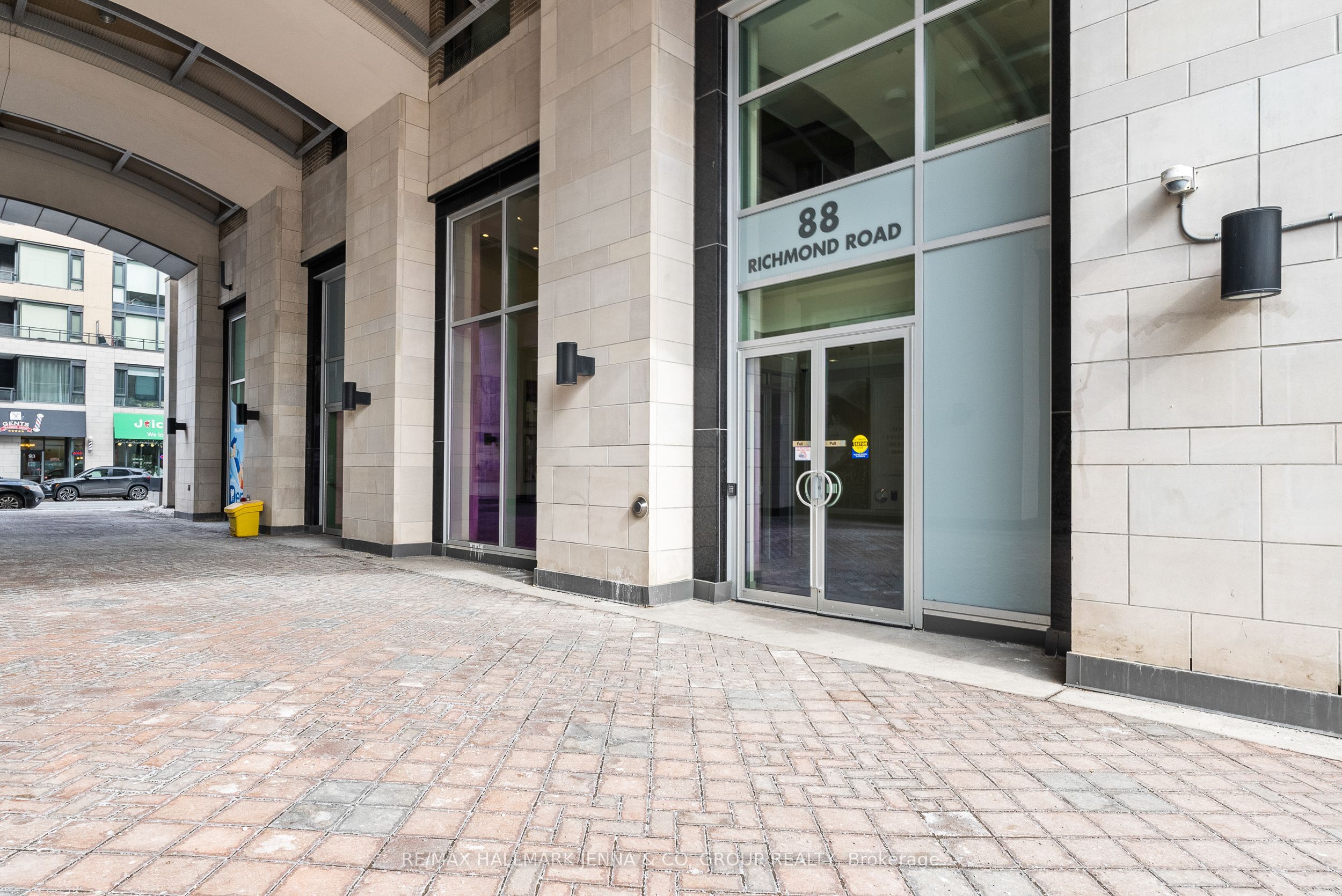 88 Richmond Road 611