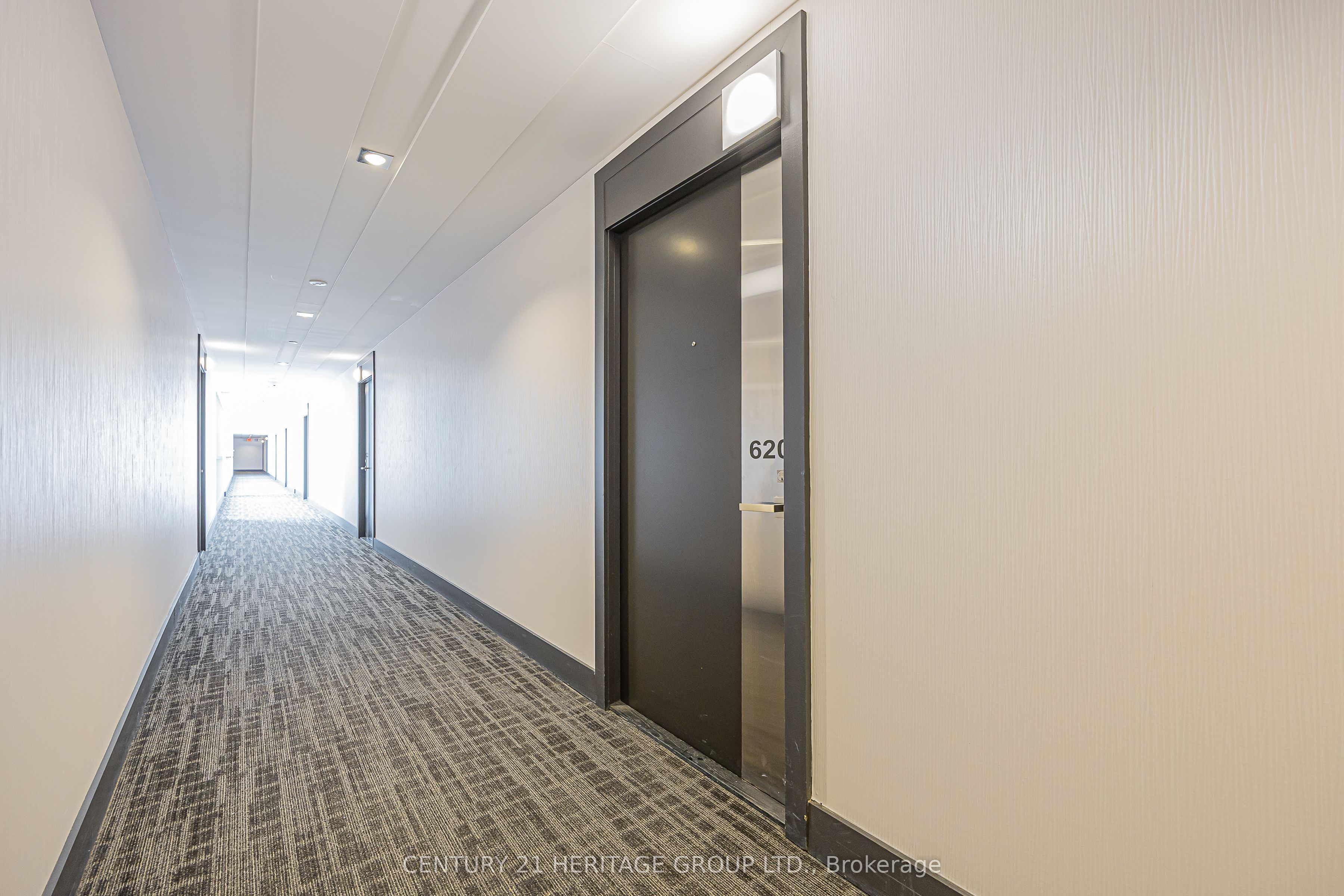 9471 Yonge Street 620