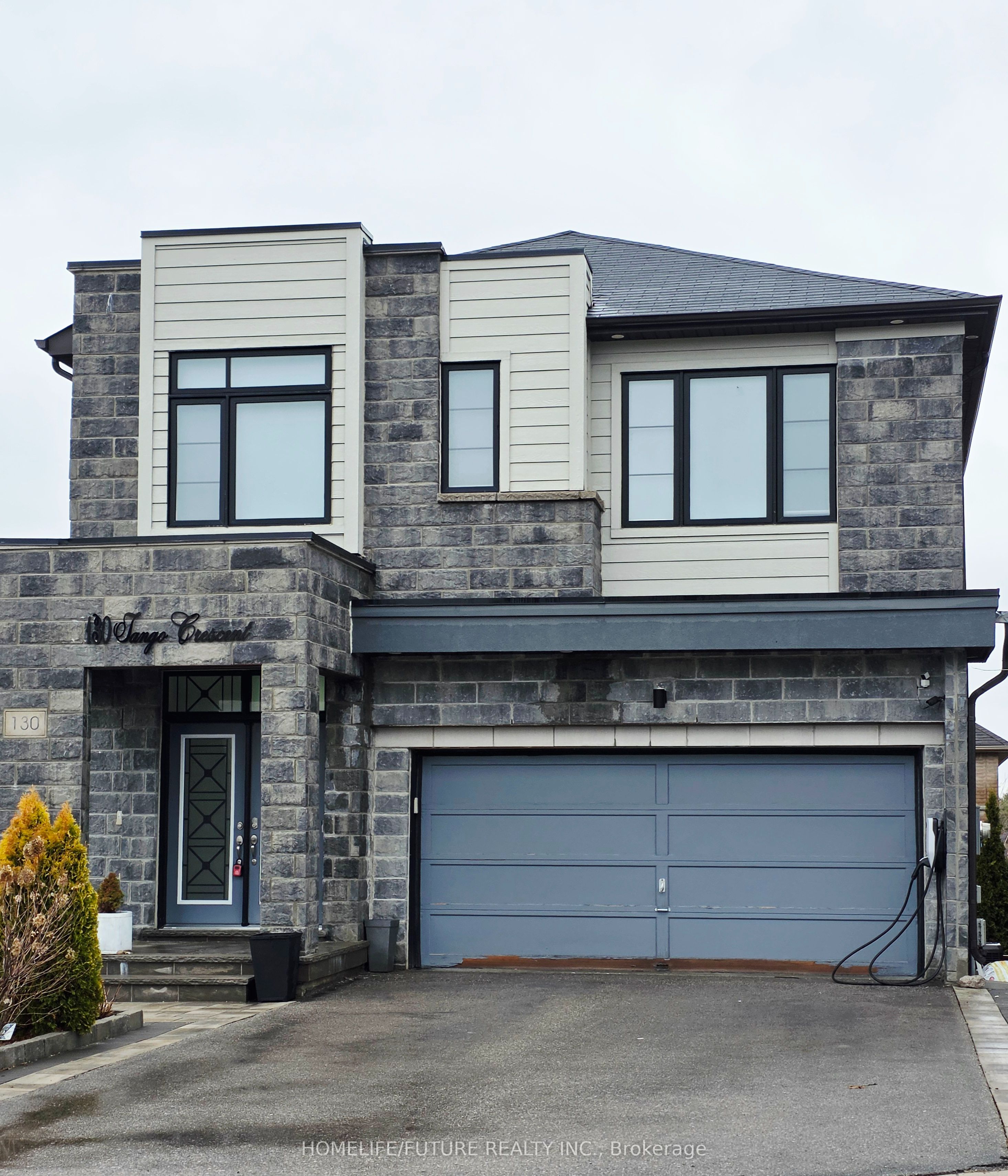 130 Tango Crescent