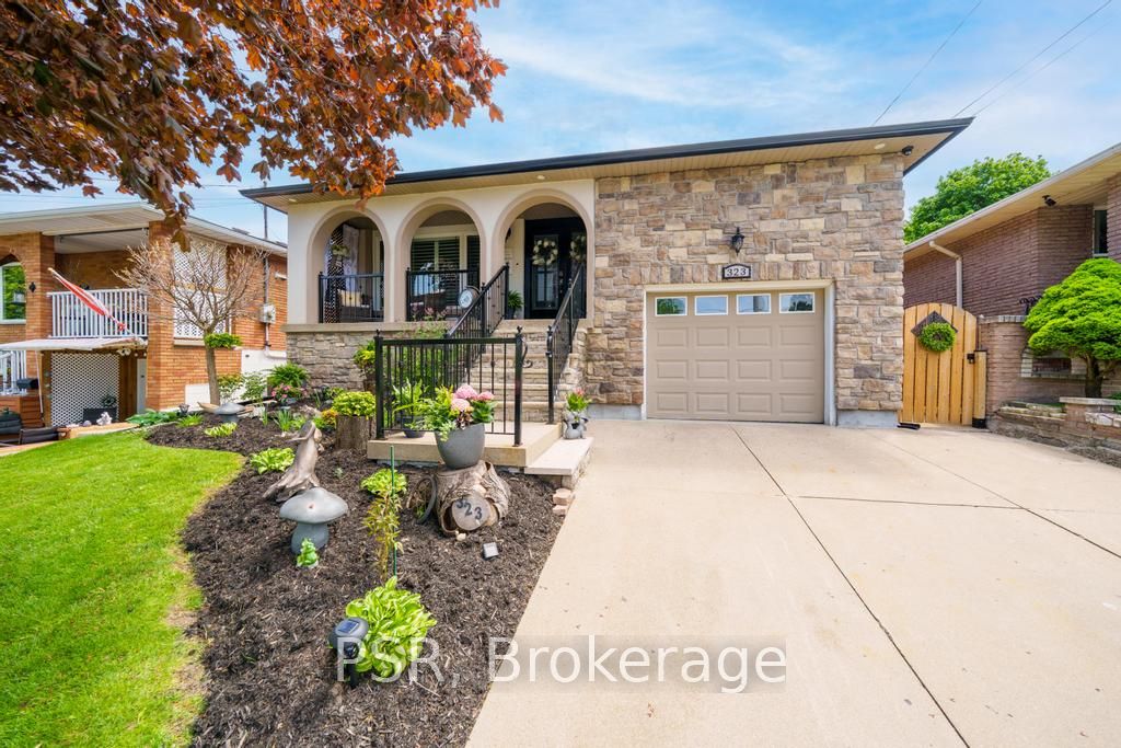 323 Queen Victoria Drive