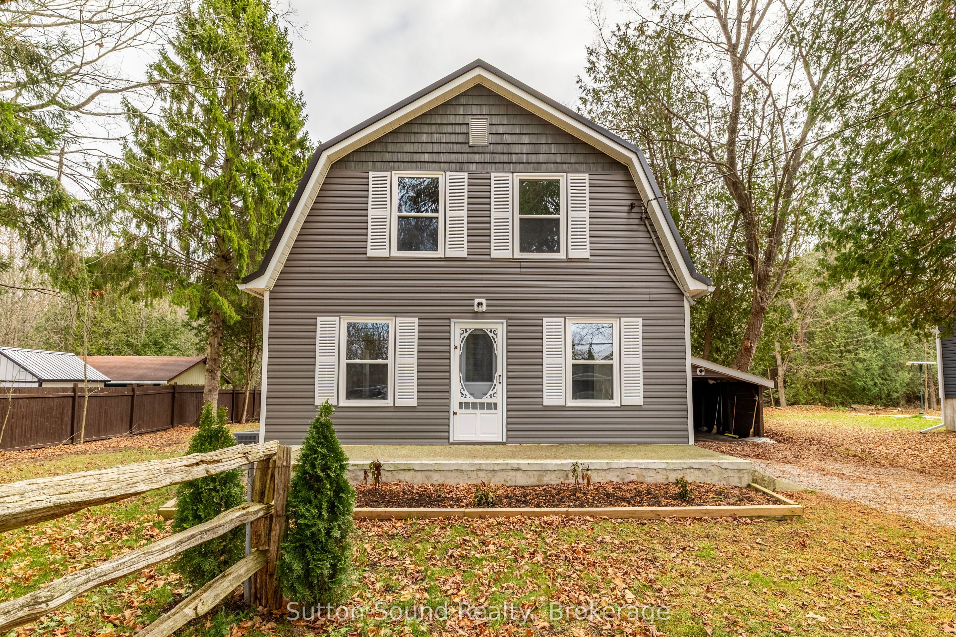 318777 Grey Road 1 Road