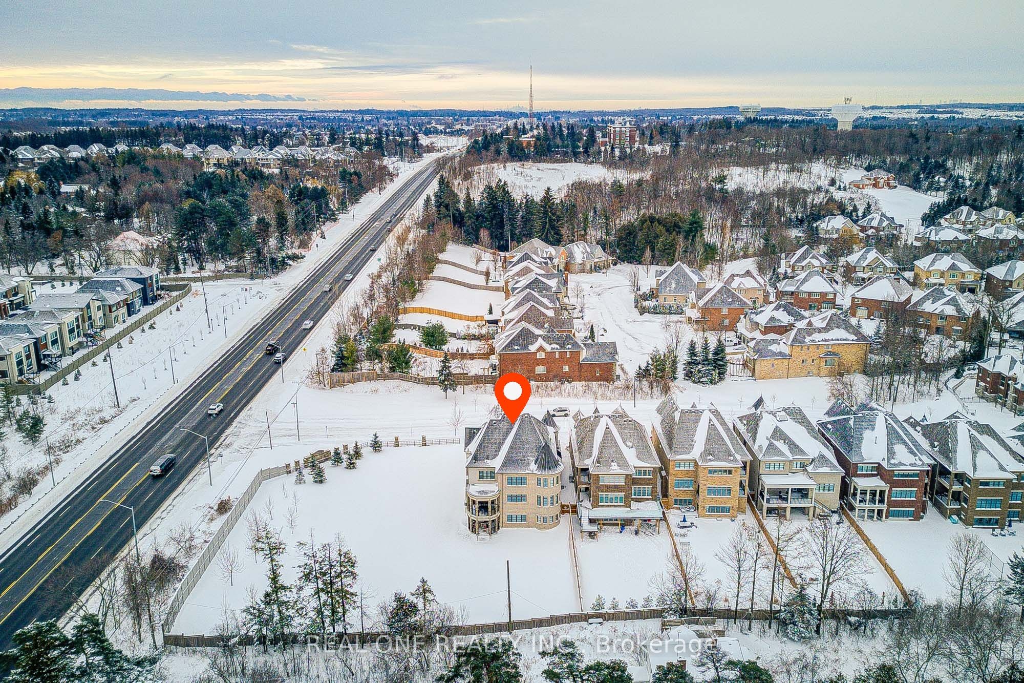 99 Glensteeple Trail N