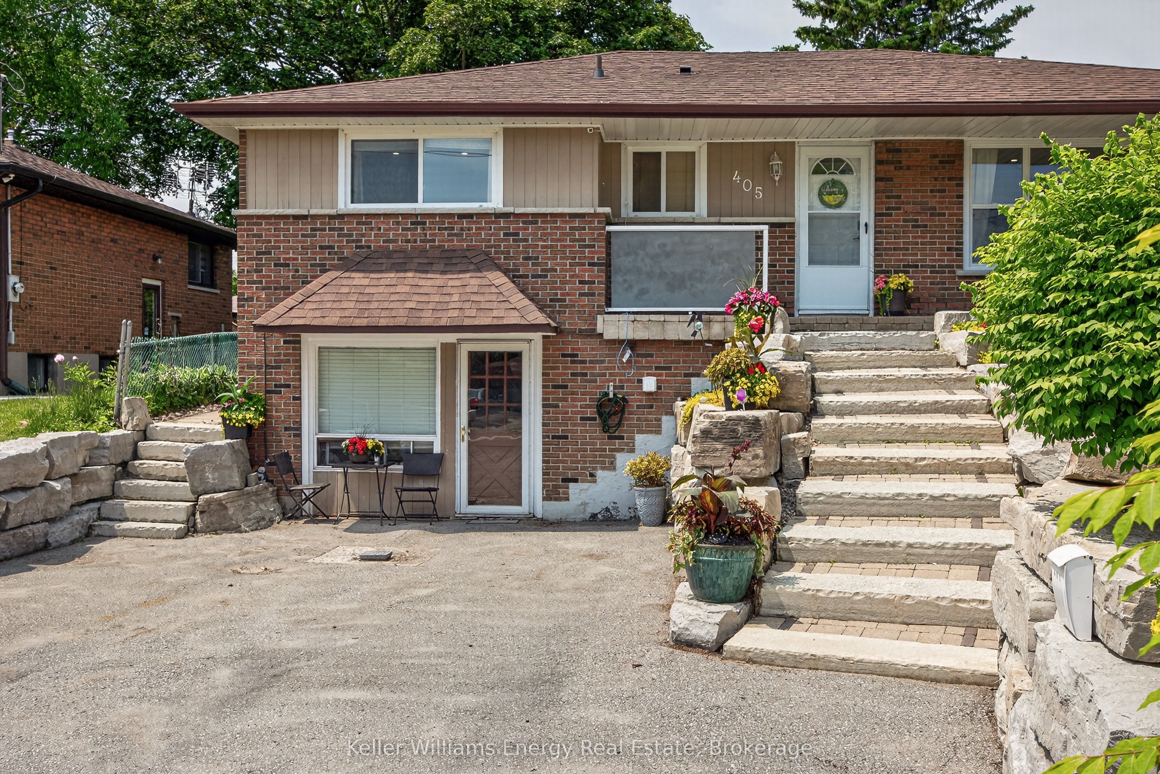 405 Bernhard Crescent