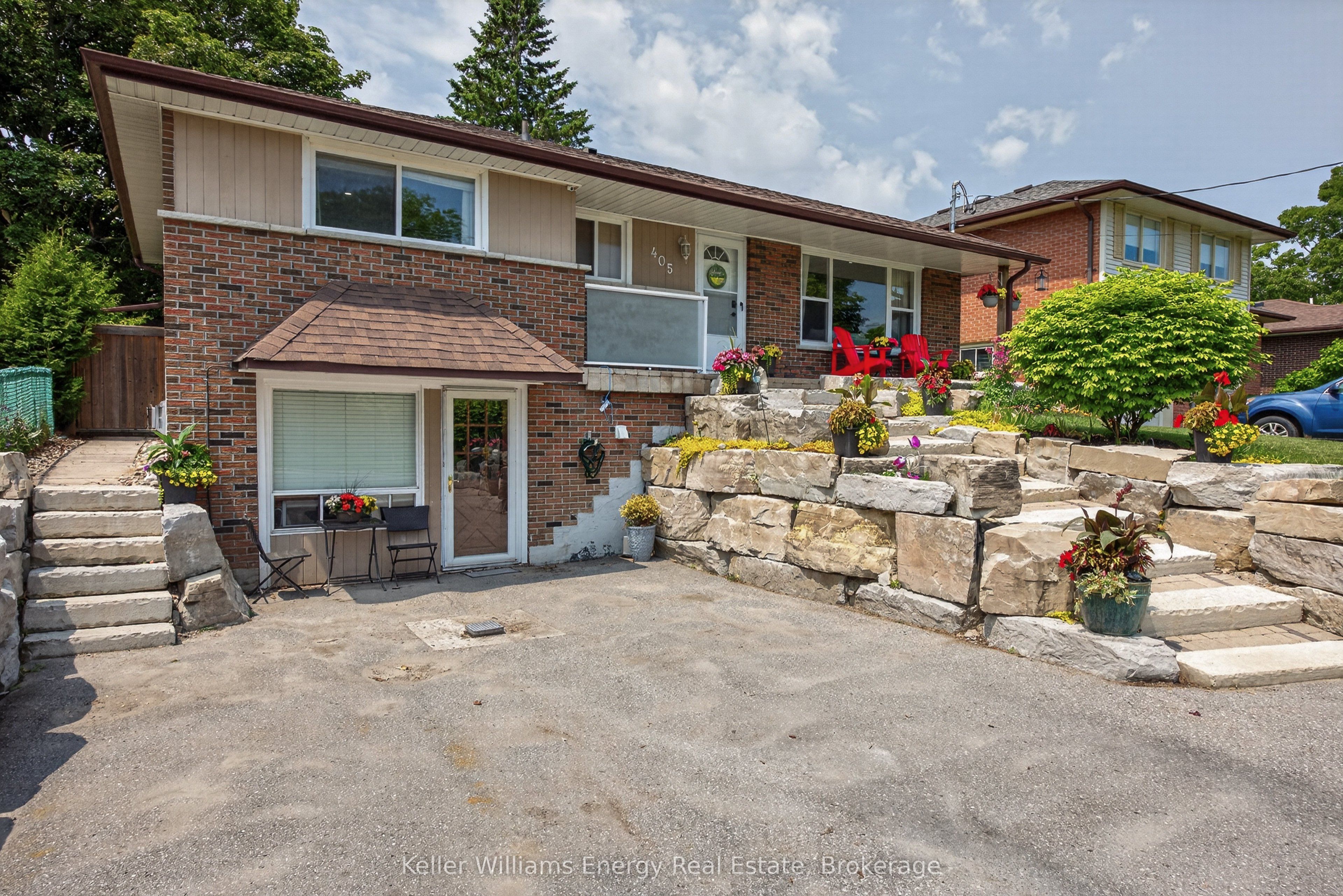 405 Bernhard Crescent