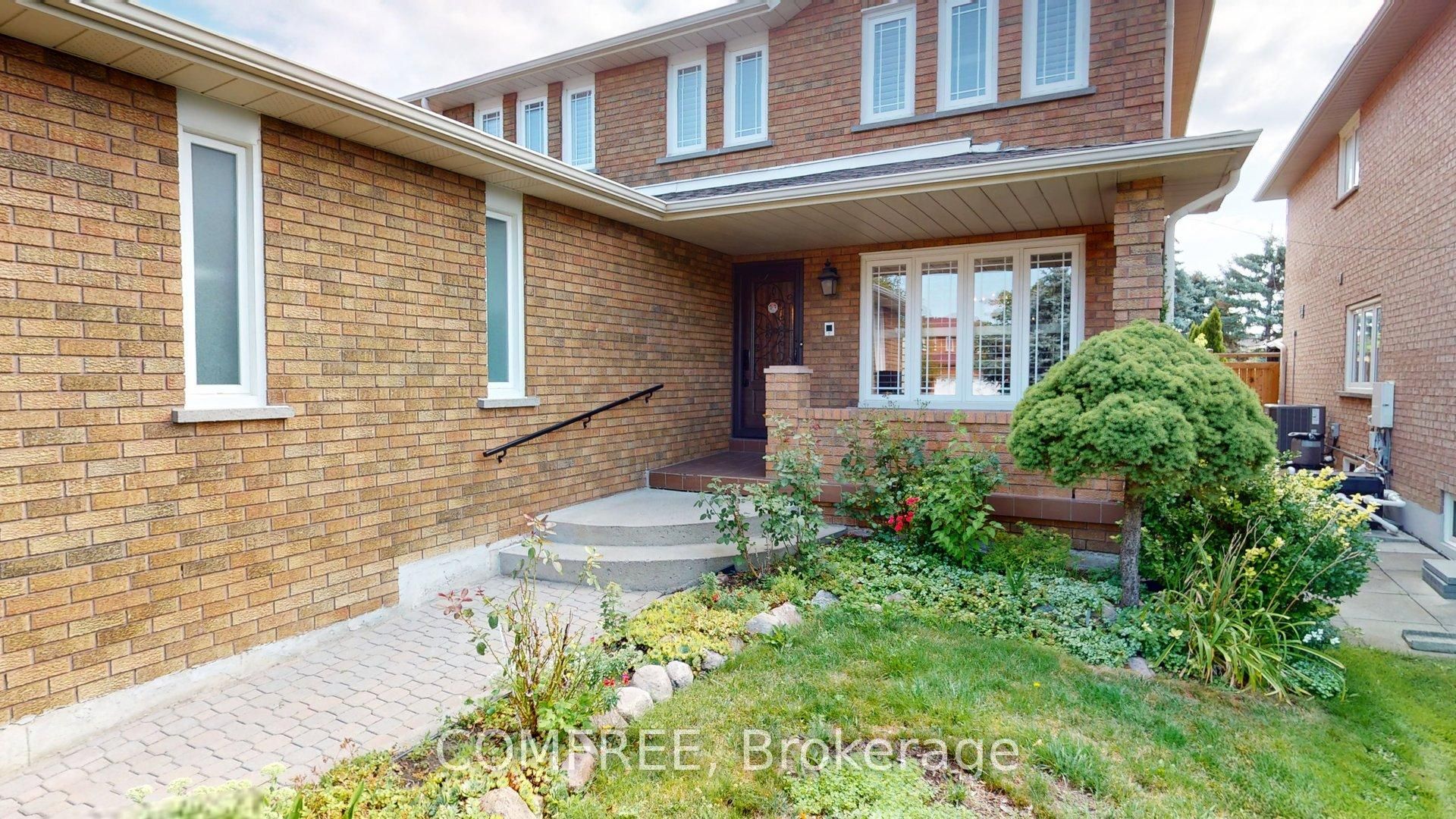 51 Venetian Crescent