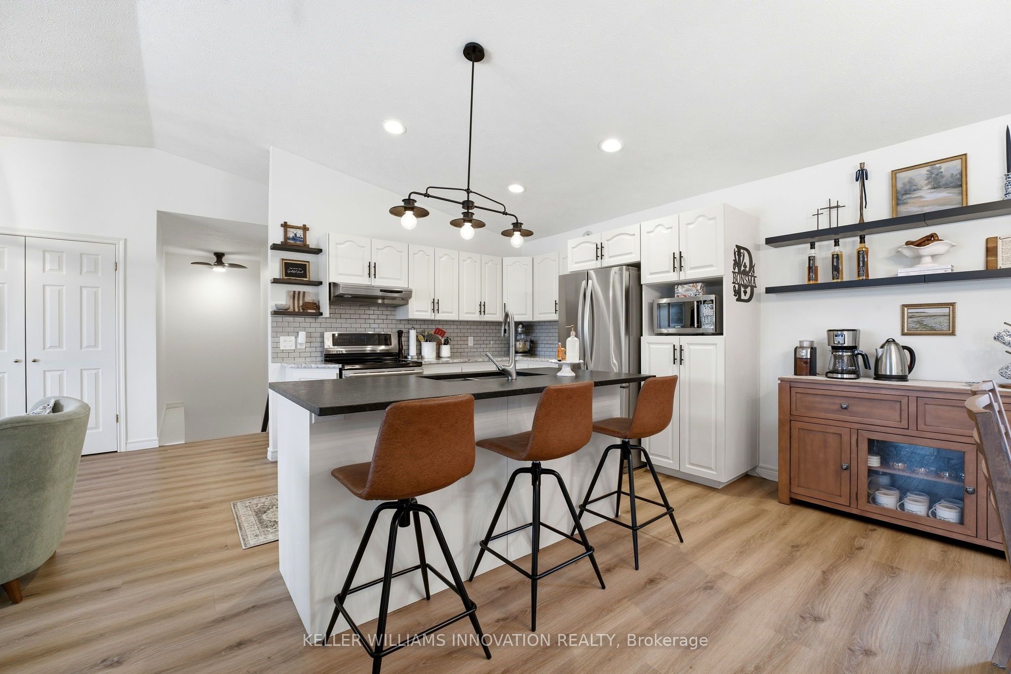 125 Donegan Street W