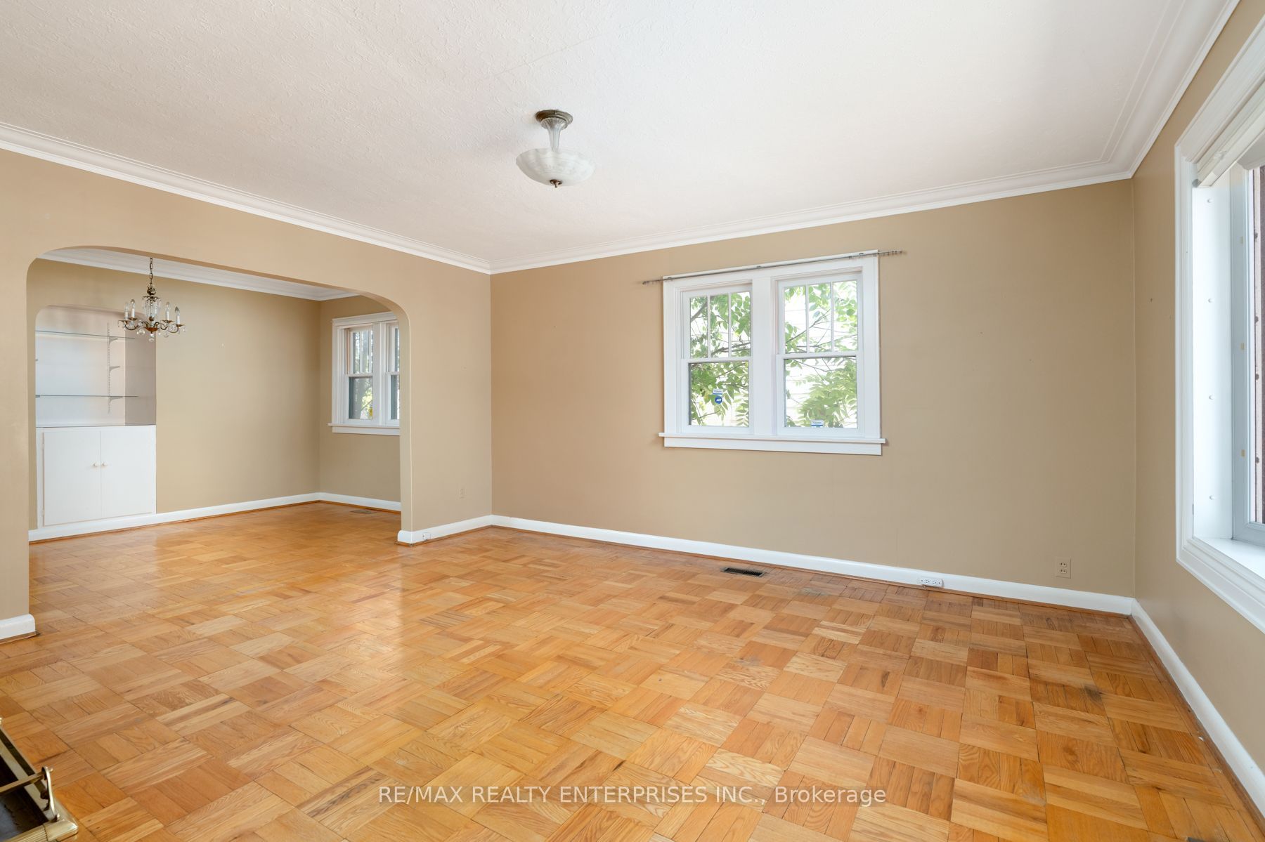 52 Briarwood Avenue