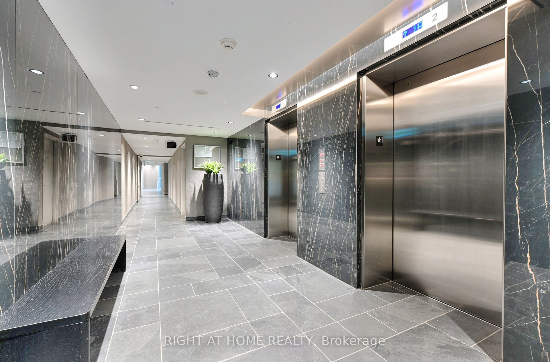 95 Bathurst Street 422