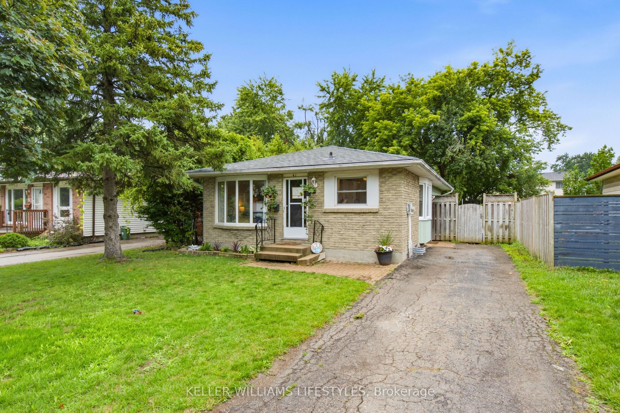 41 Scotchmere Crescent