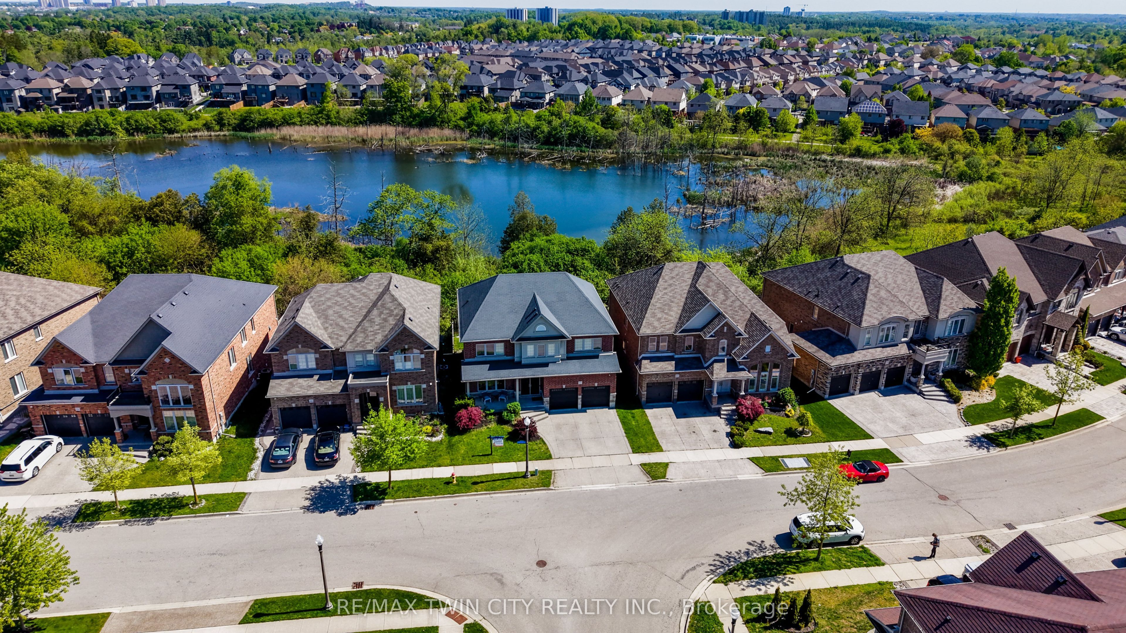 268 EVENS POND Crescent