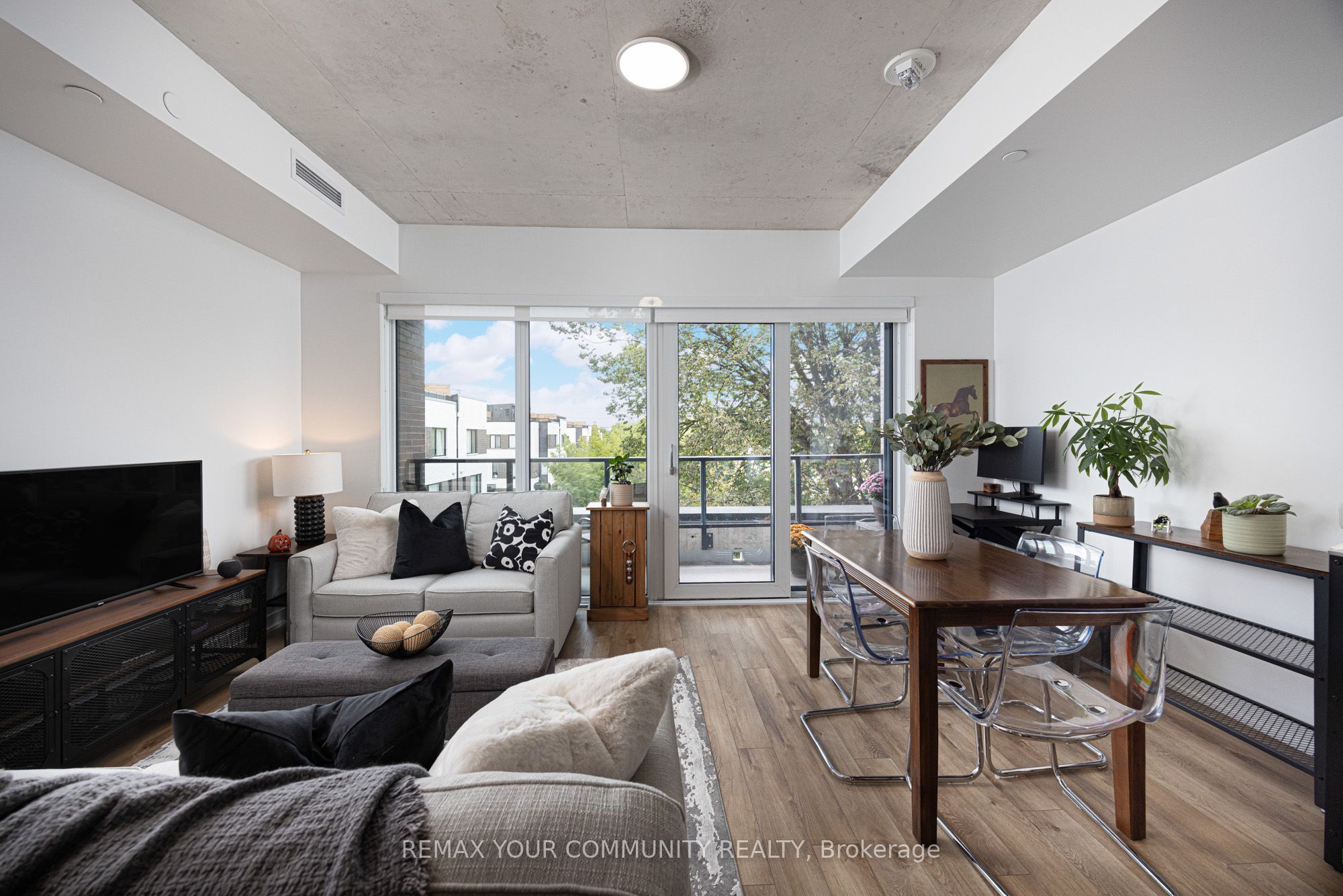 1808 St. Clair Avenue W 304