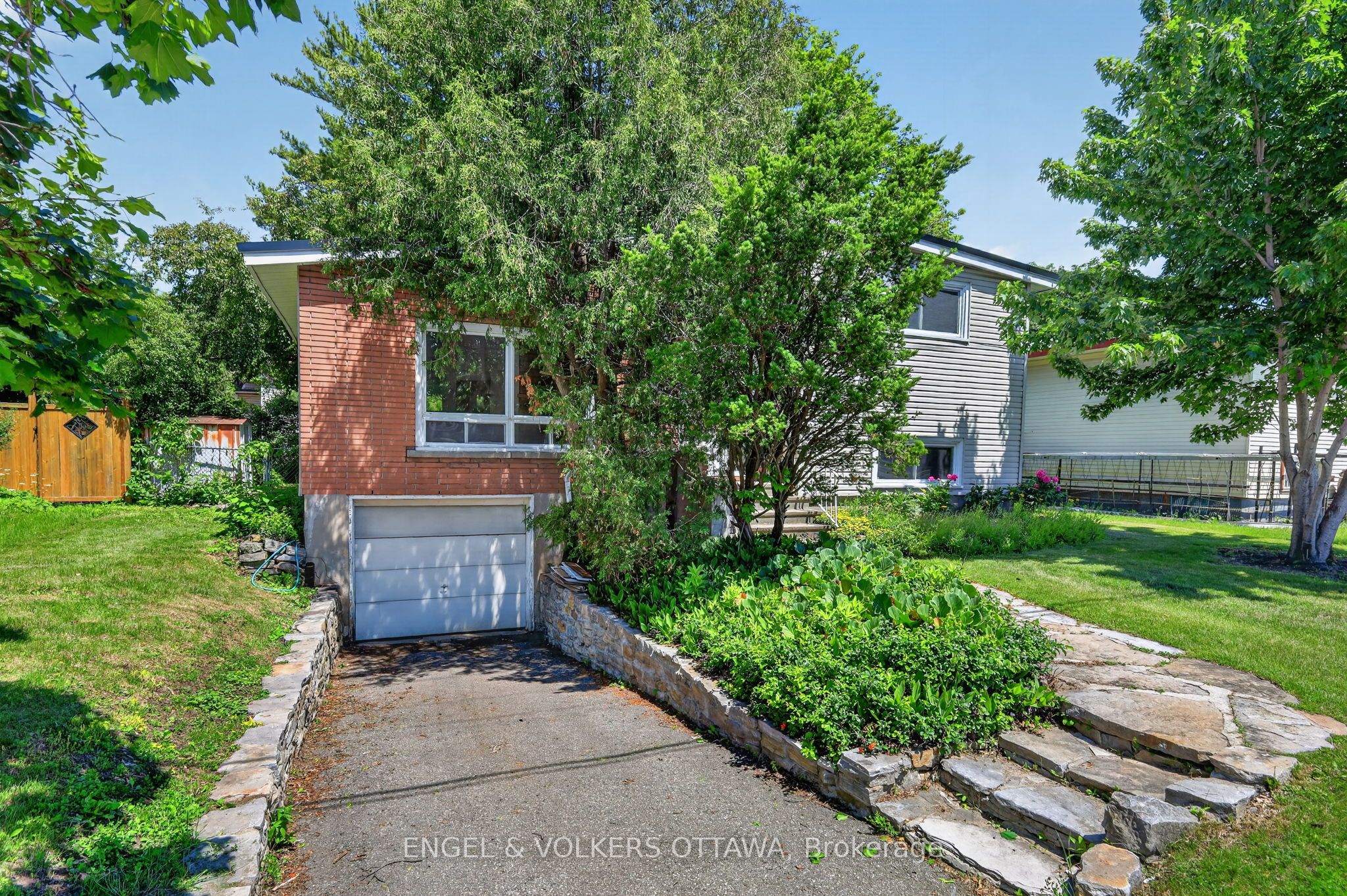 1363 Heron Road