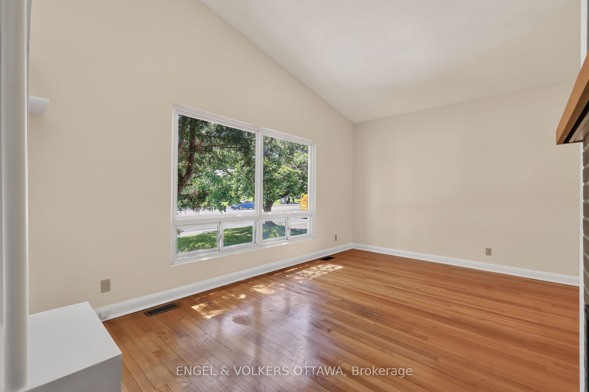 1363 Heron Road