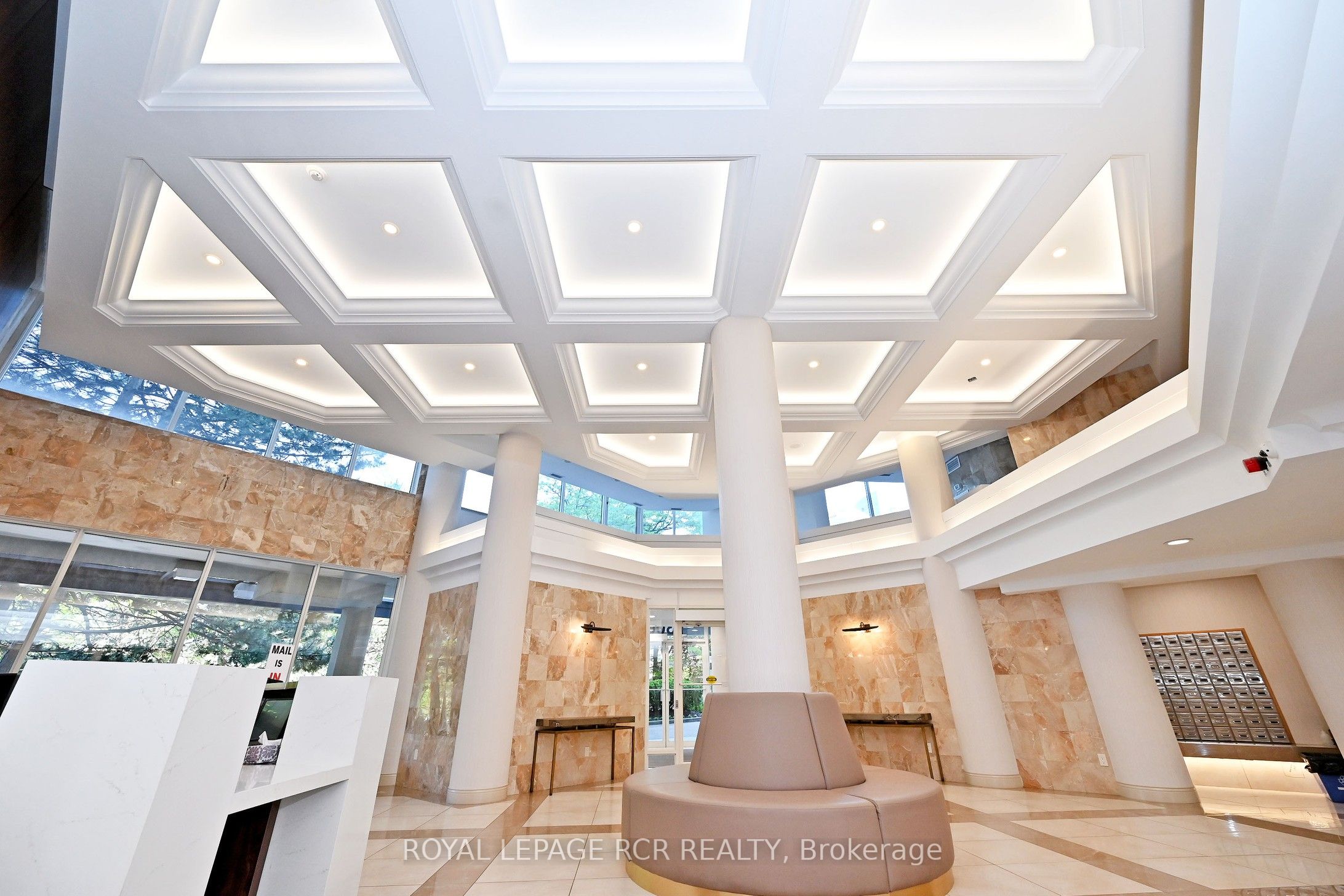 7300 Yonge Street 706