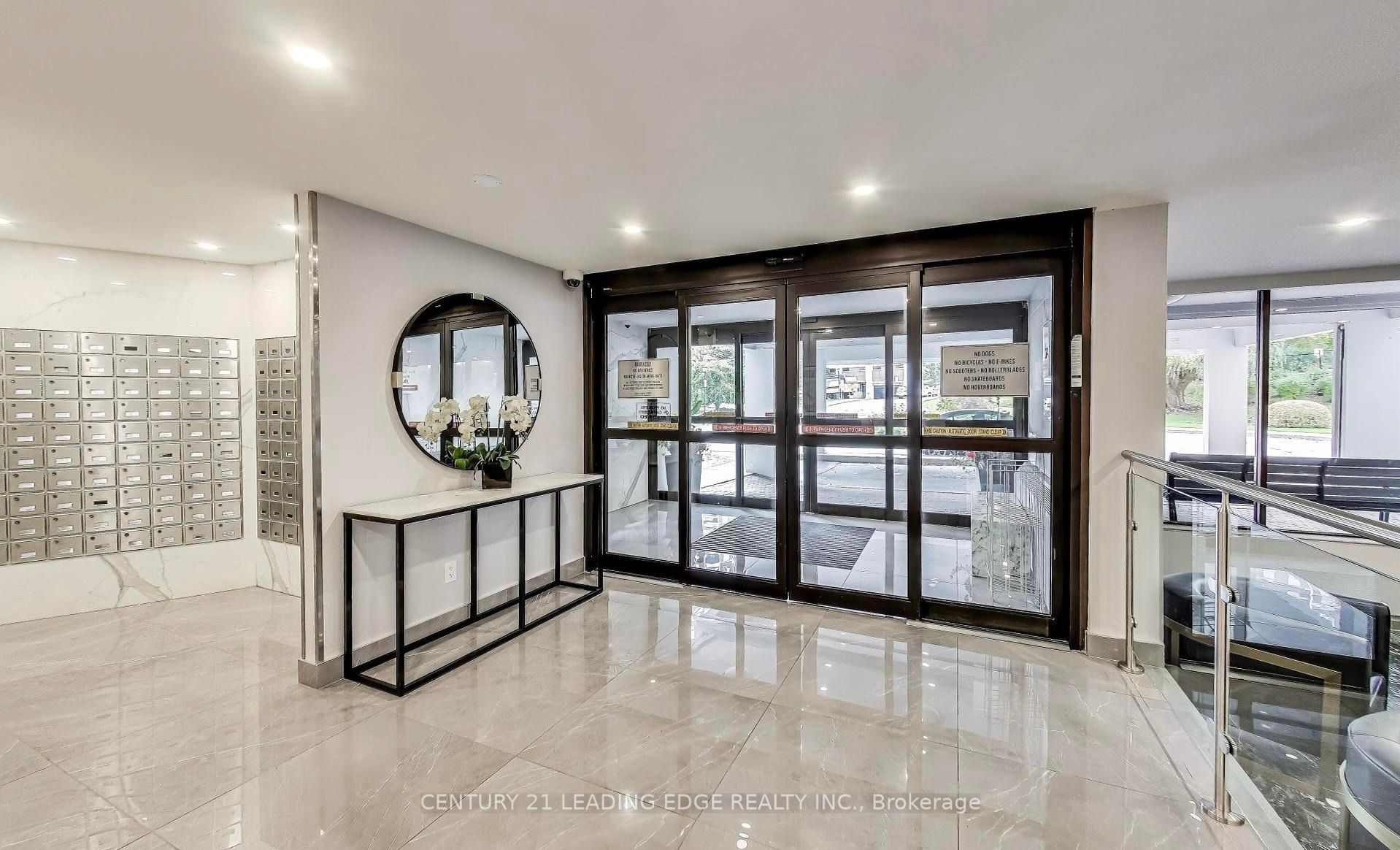 10 Edgecliffe Golfway 815