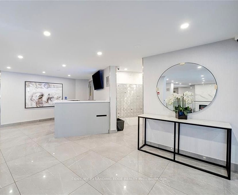 10 Edgecliffe Golfway 815