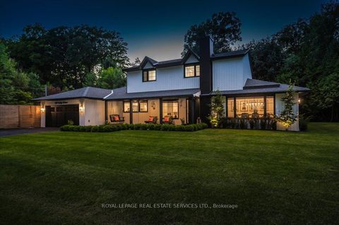 169 Oakes Drive Mississauga ON L5G 3M2