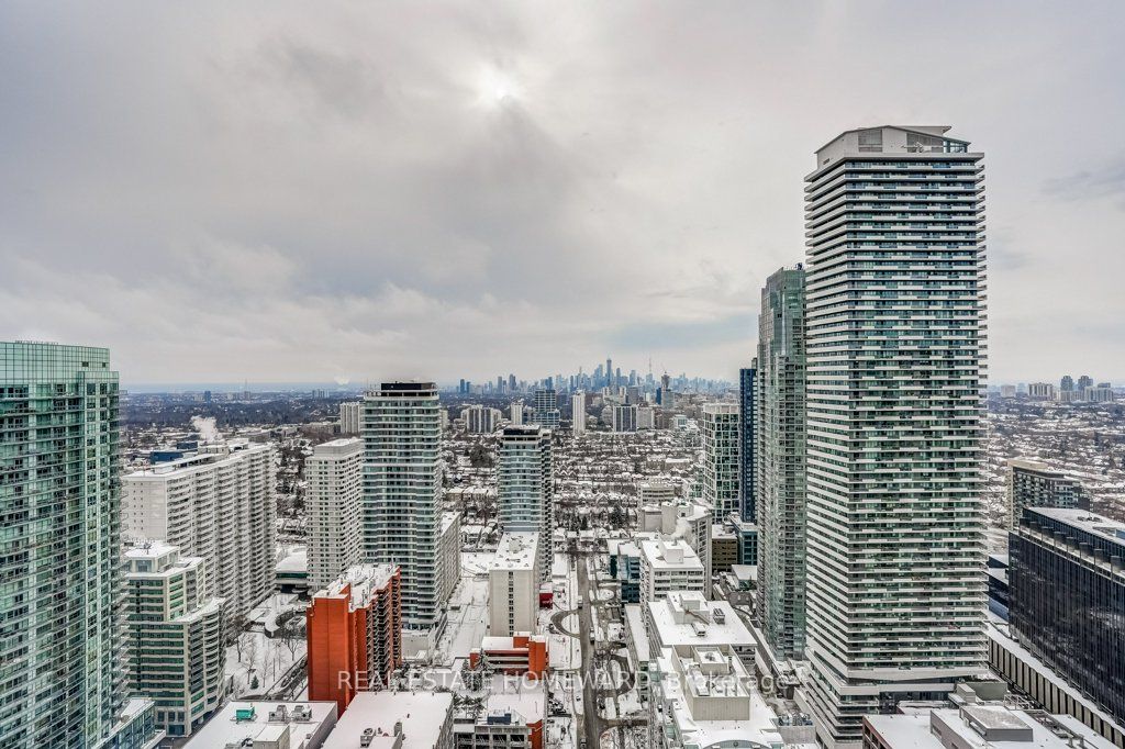 39 Roehampton Avenue E 3504