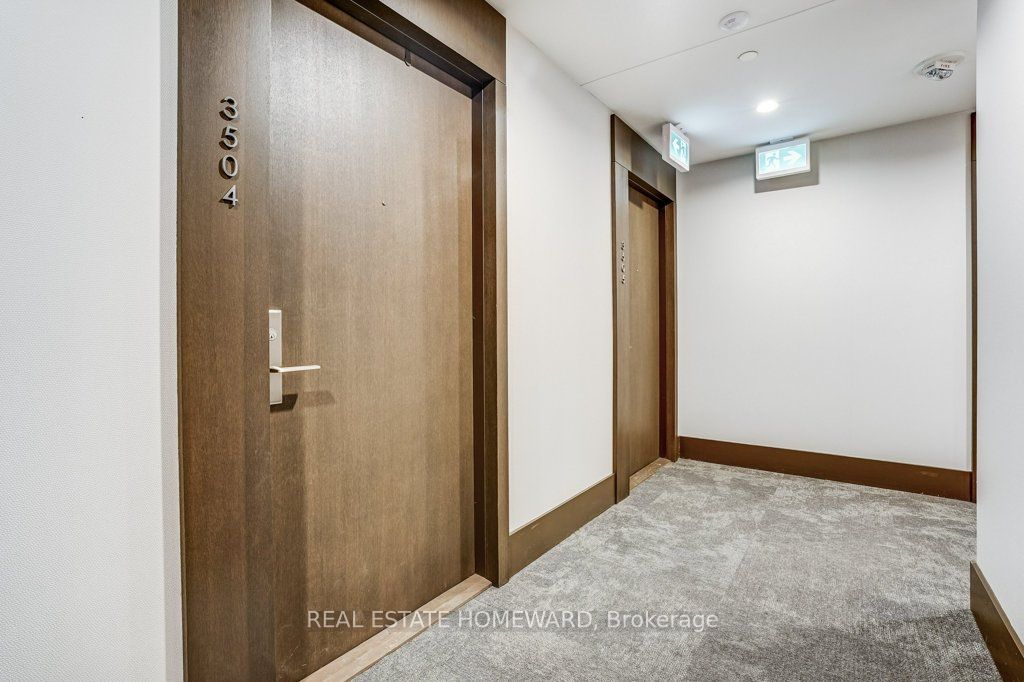 39 Roehampton Avenue E 3504