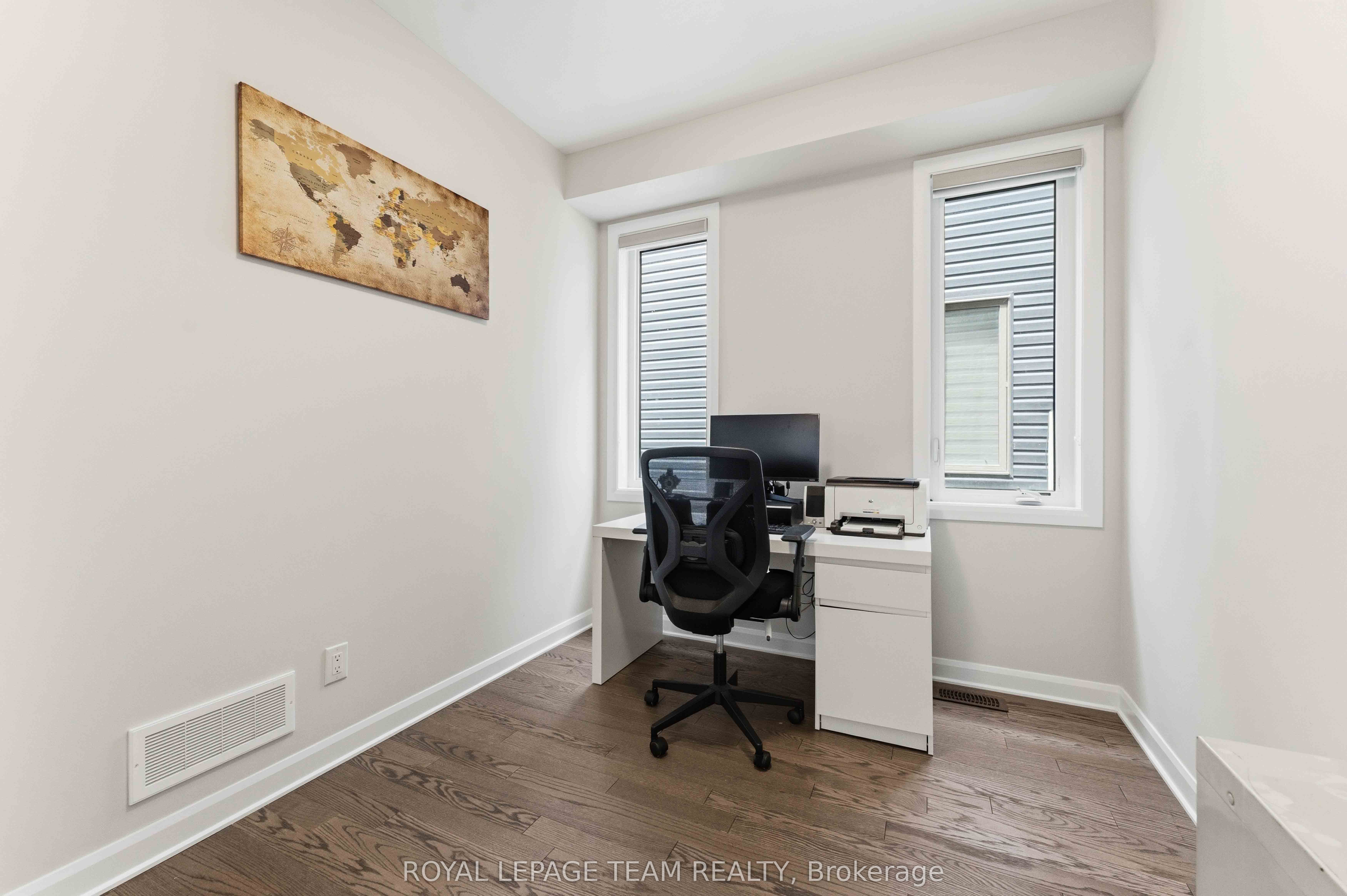 332 Elsie Macgill Walk